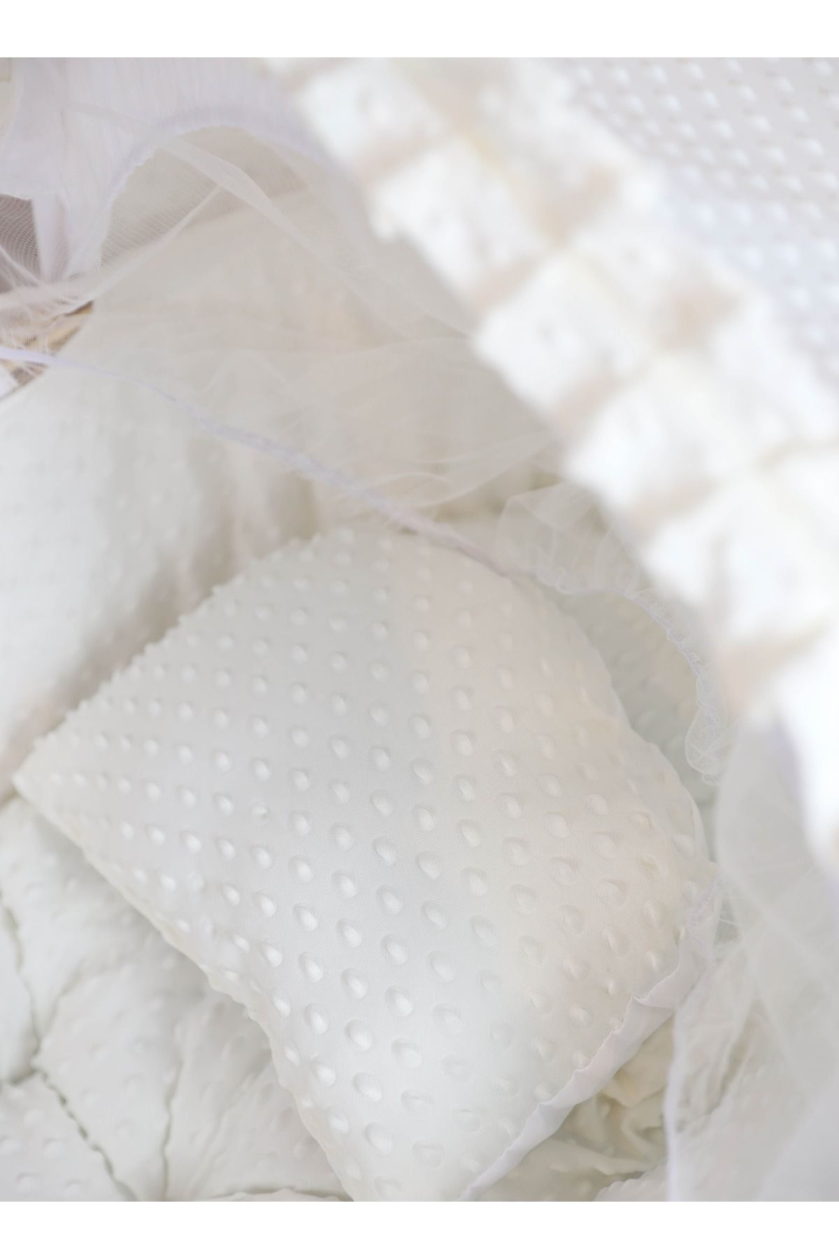 Fun Moment- Moses Basket Cot With Stand (Off White) 2