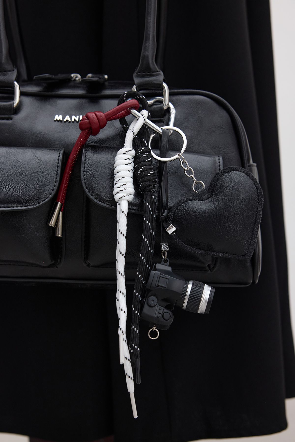 Manuka-Black Retro Bag - with Pockets 5
