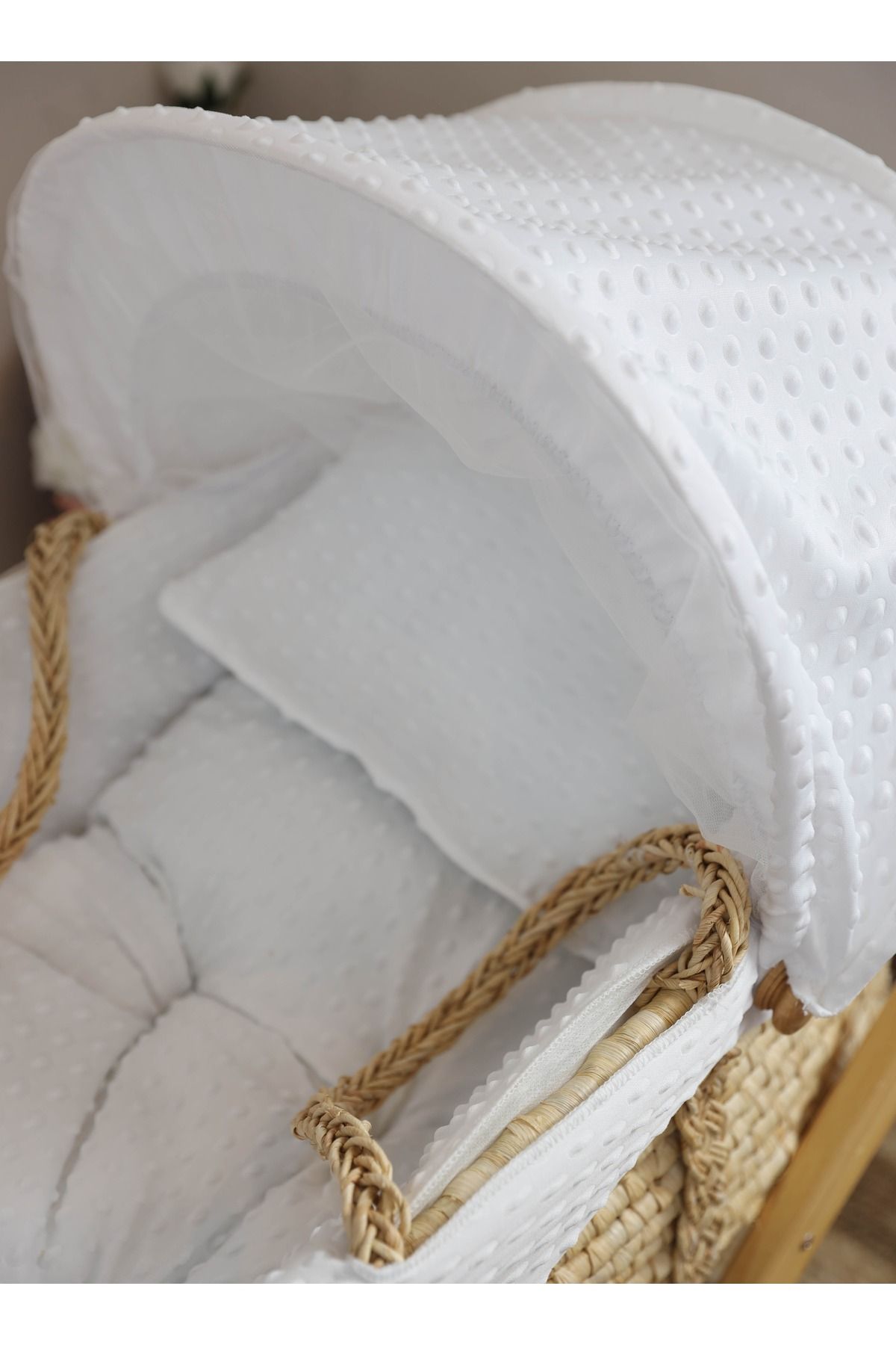 Fun Moment- Moses Basket Cradle with Foldable Wooden Stand 2