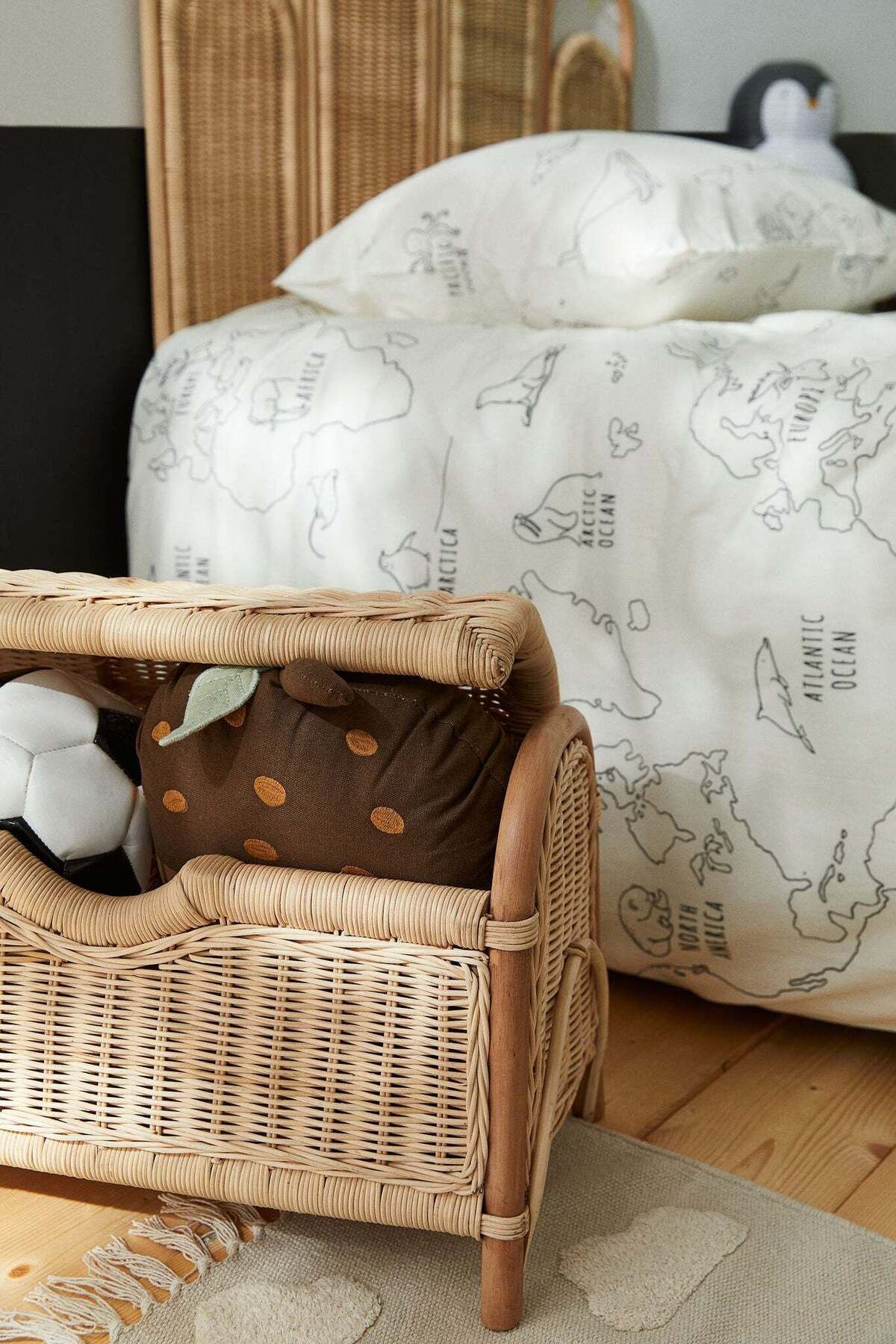 H&M-Children's storage bench 4