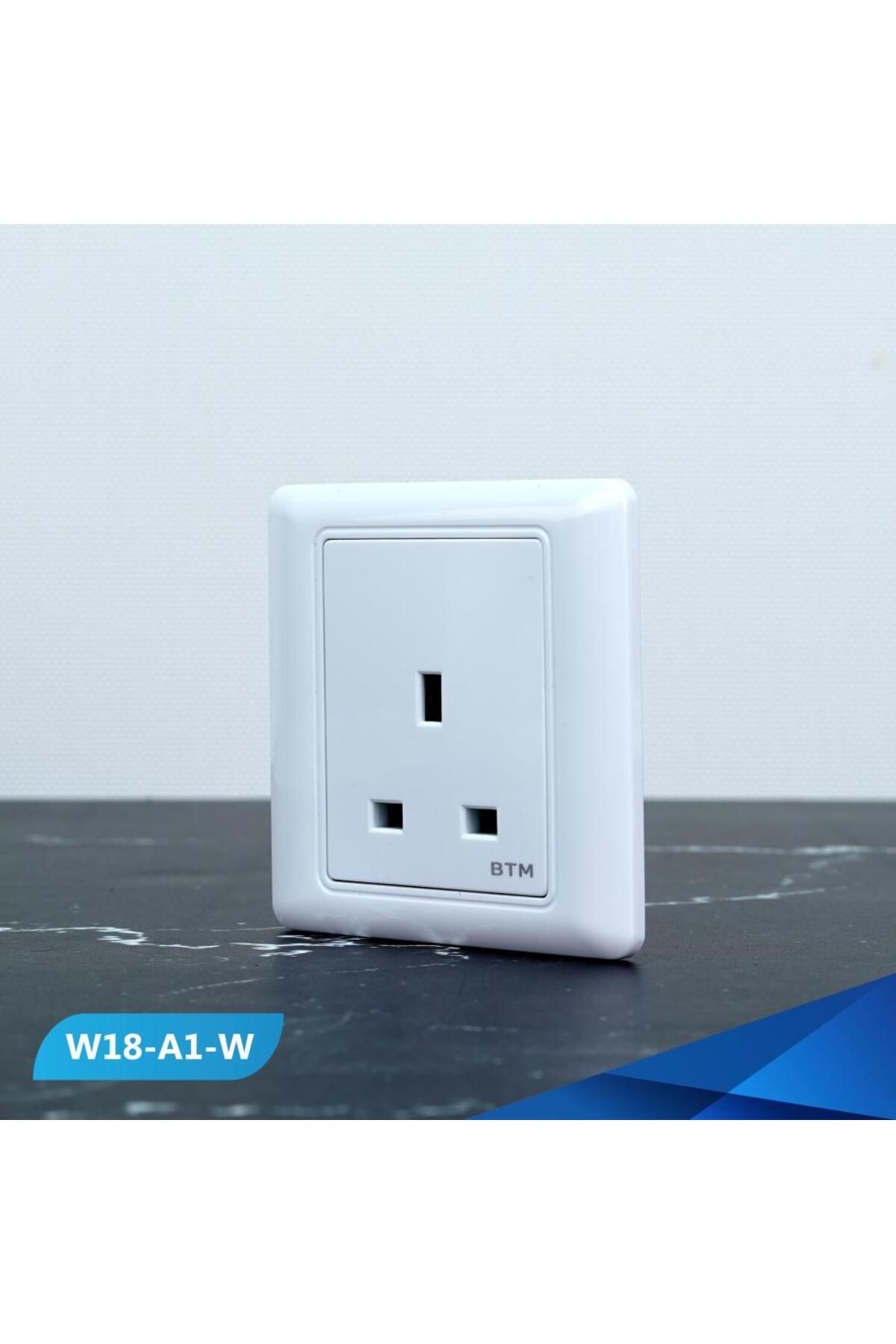 Btm-13 amp socket, white, twisted 2