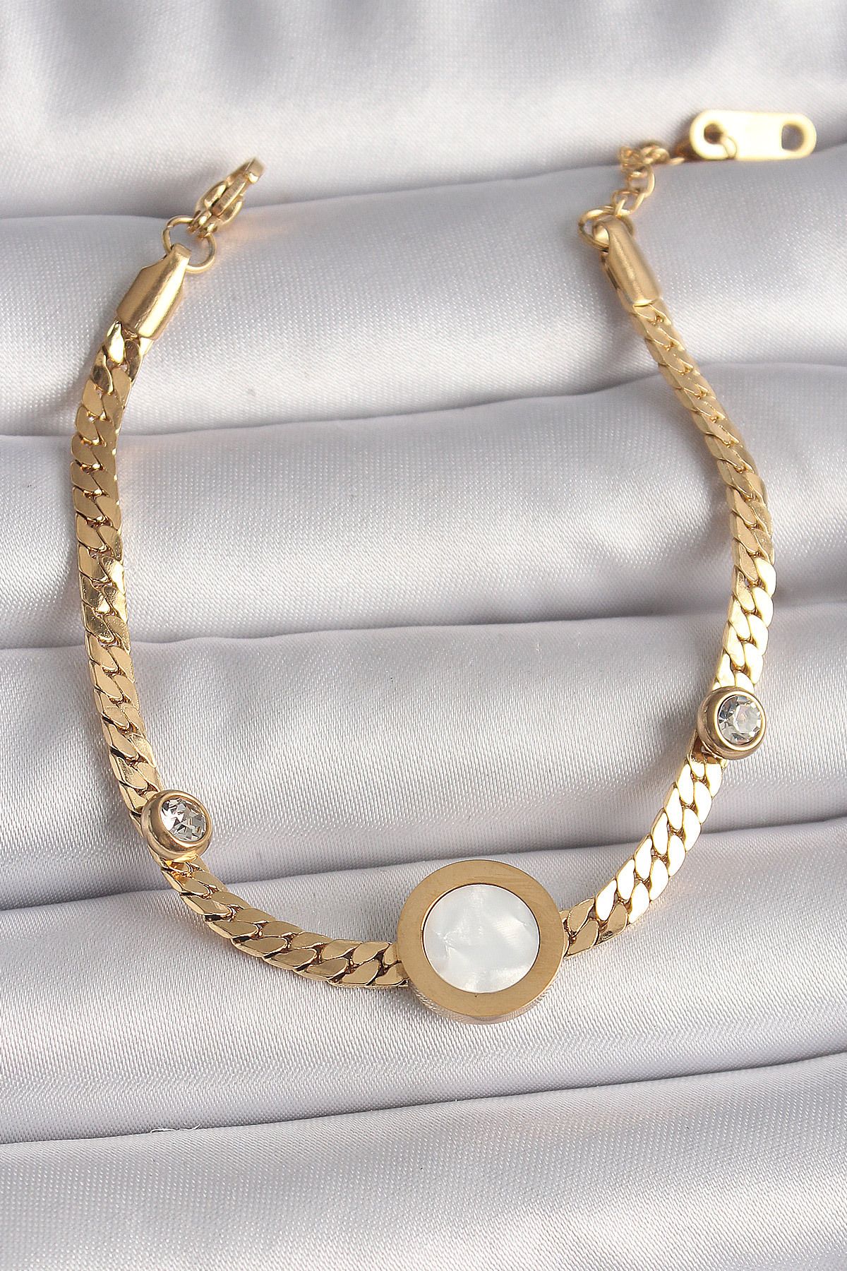 Evinso 316L Çelik Gold Renk Yassı Zincir Model Zirkon Taş Detaylı Beyaz Mineli Madalyon Model Kadın Bilekl