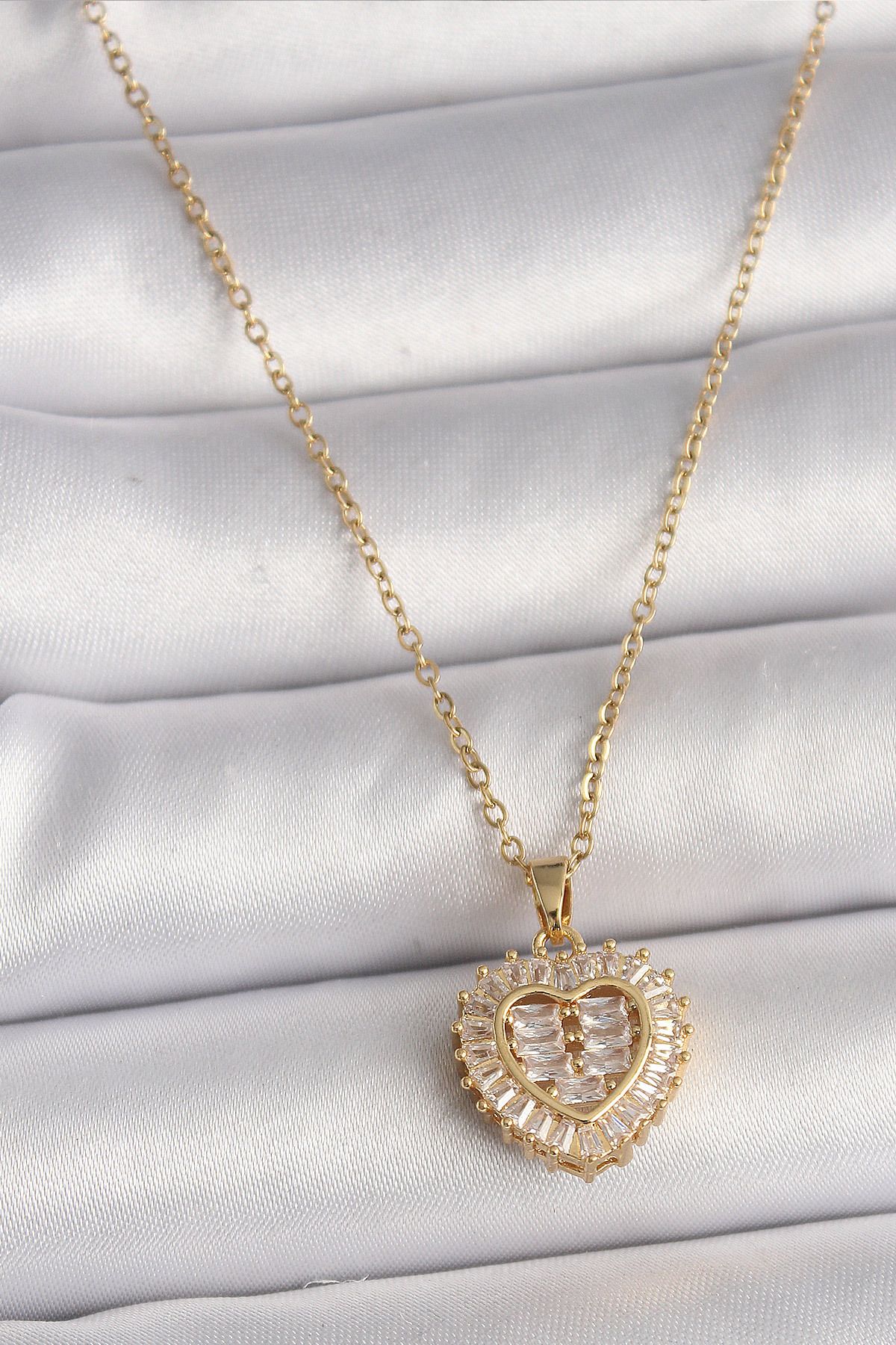 MMB Boutique 316L Çelik Gold Renk Zincir Zirkon Taşlı Kalp Model Kadın Kolye
