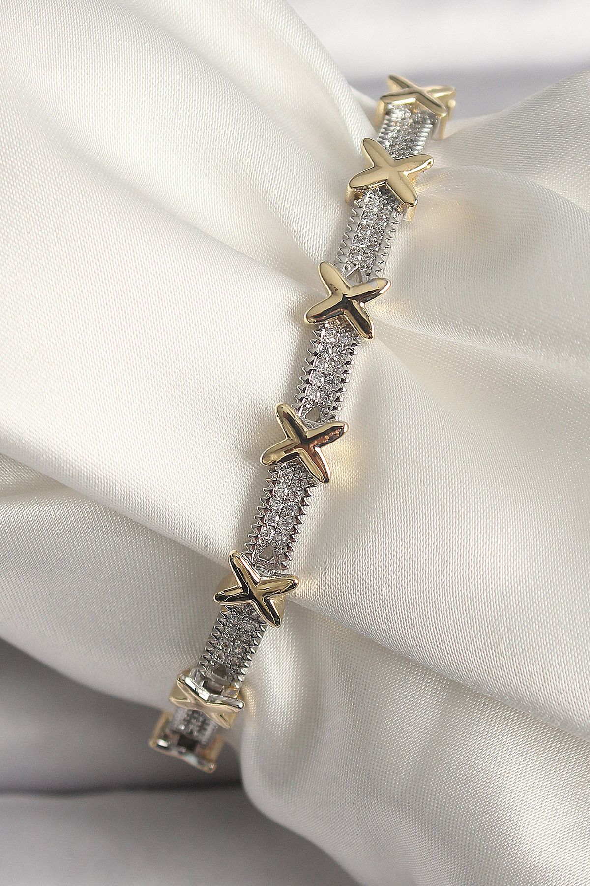 KfksStore Pirinç Gümüş Renk Zirkon Taşlı Gold Xoxo Model VIP Seri Kadın Bileklik
