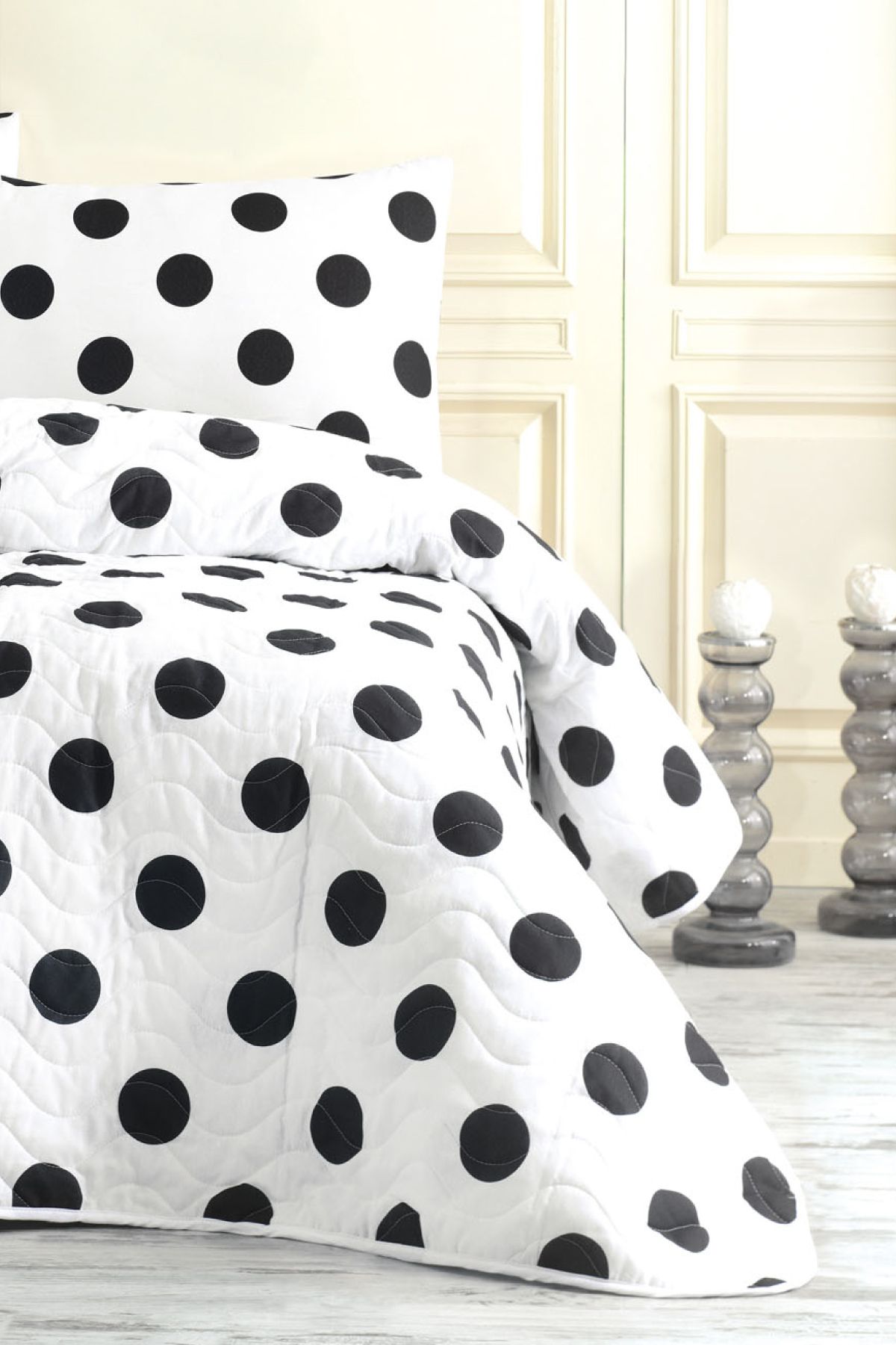 Eponj Home-single Quilted Bedspread set - B&W Point 4