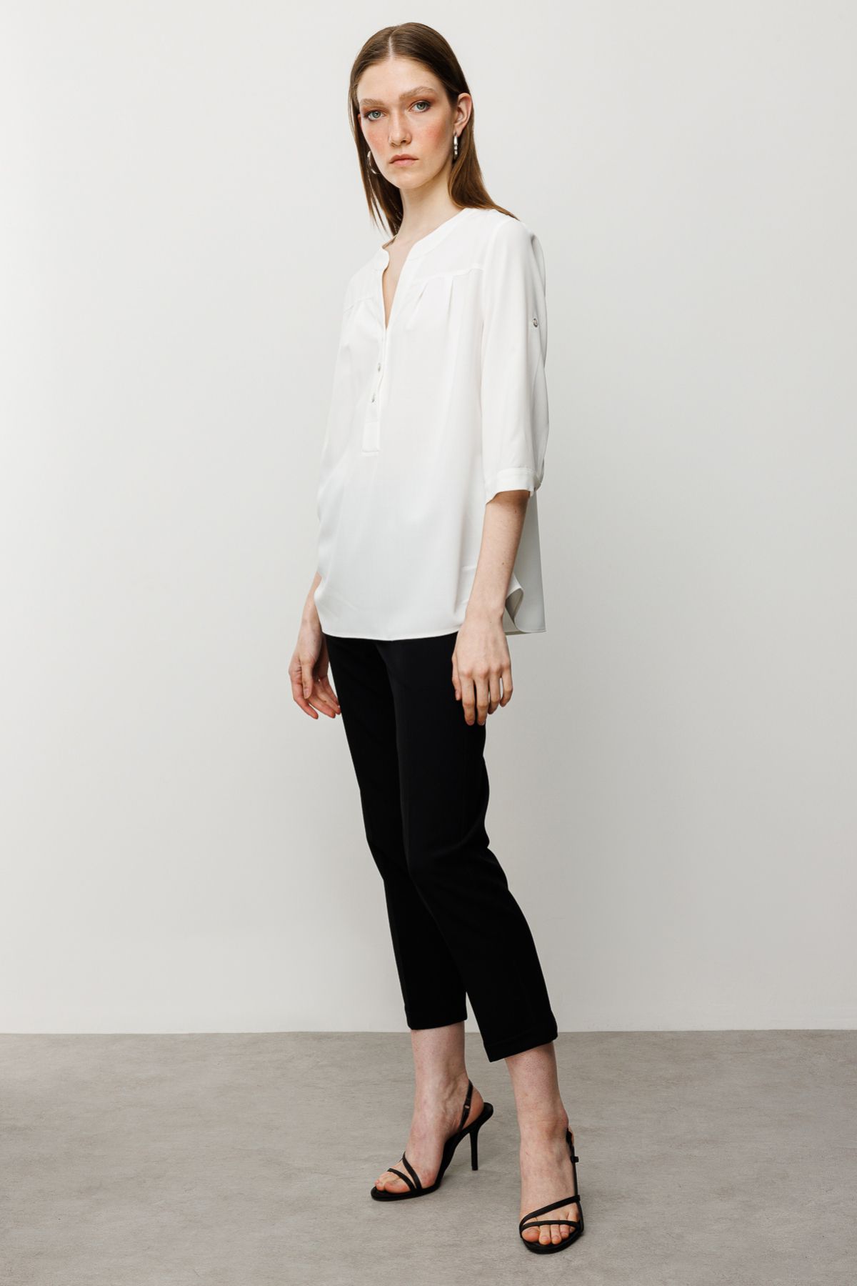 Ekol-Buttoned Front Three-Quarter Sleeve Blouse 4