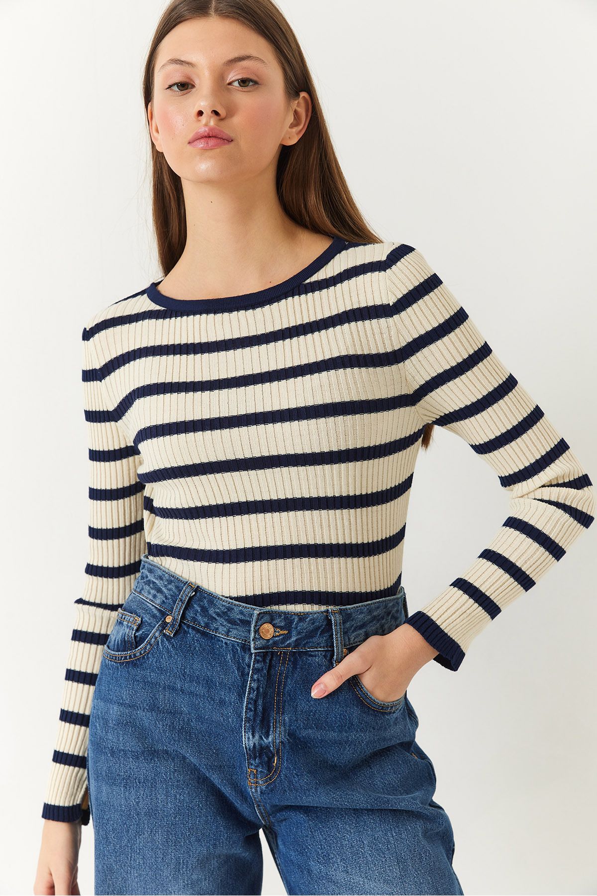 Bianco Lucci-Women's Striped Sweater 20246253 2