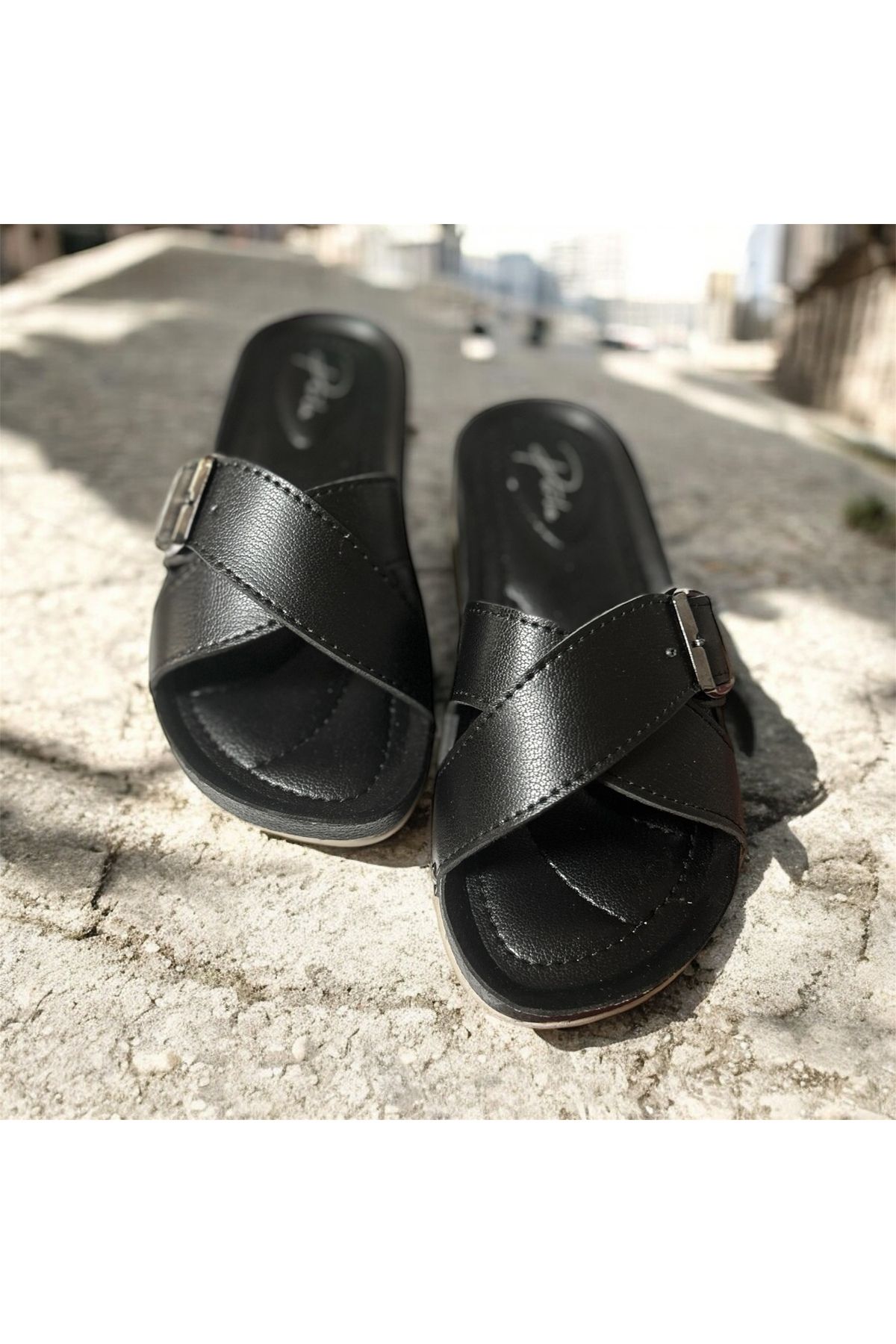 Lion-Mother Slippers Suitable for Daily Use 1