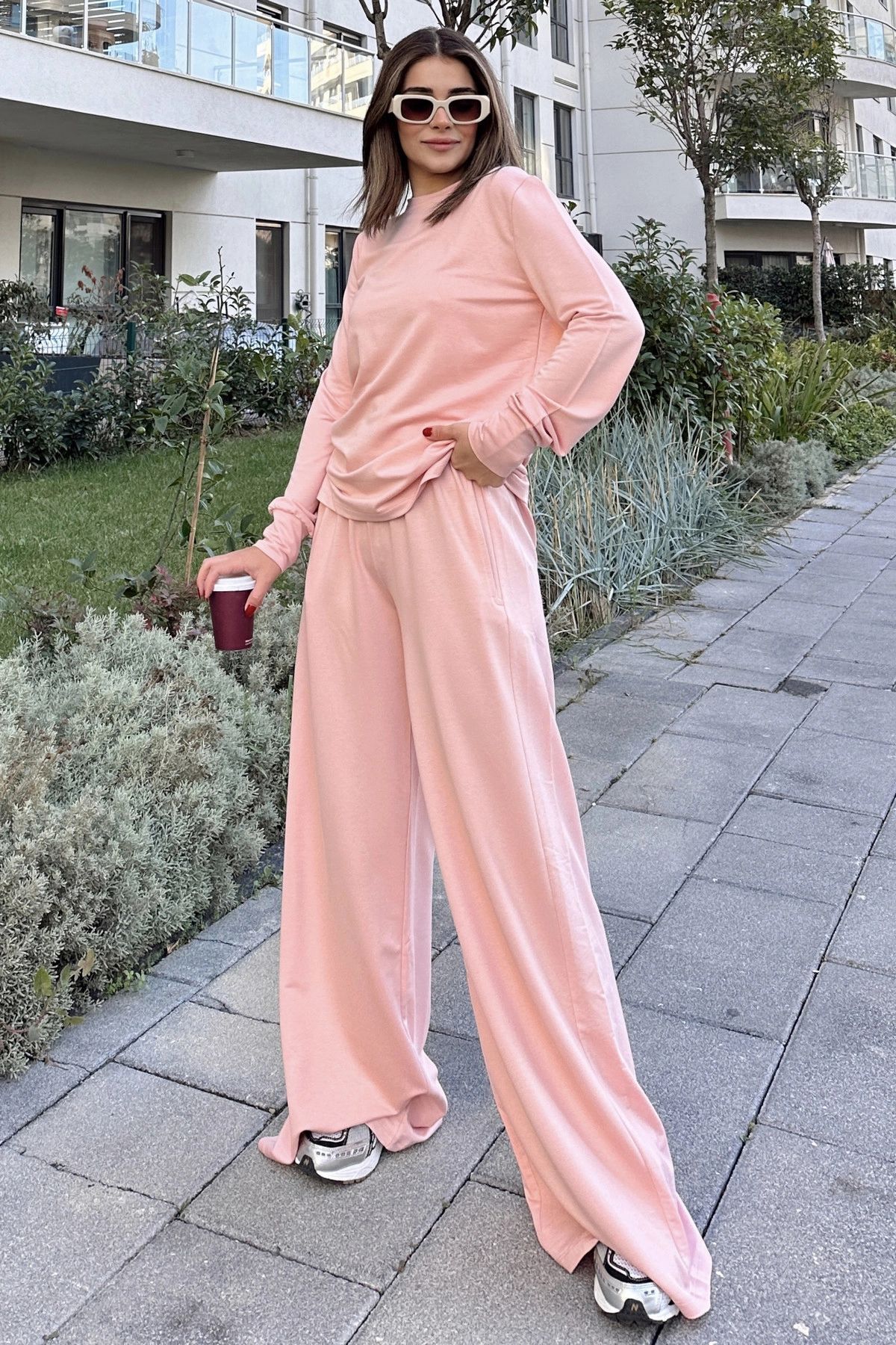 NEW LAVİVA Kadın Pudra Yuvarlak Yaka Sweatshirt & Bol Paça Beli Lastikli Pantolon - Rahat Alt & Üst Takım