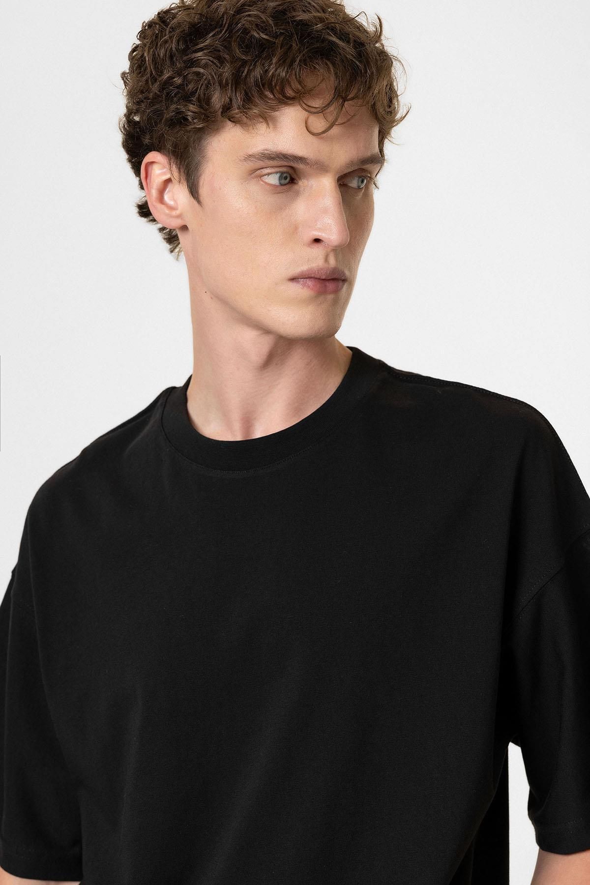 Antioch-Men's Black Crop Fit T-Shirt 4