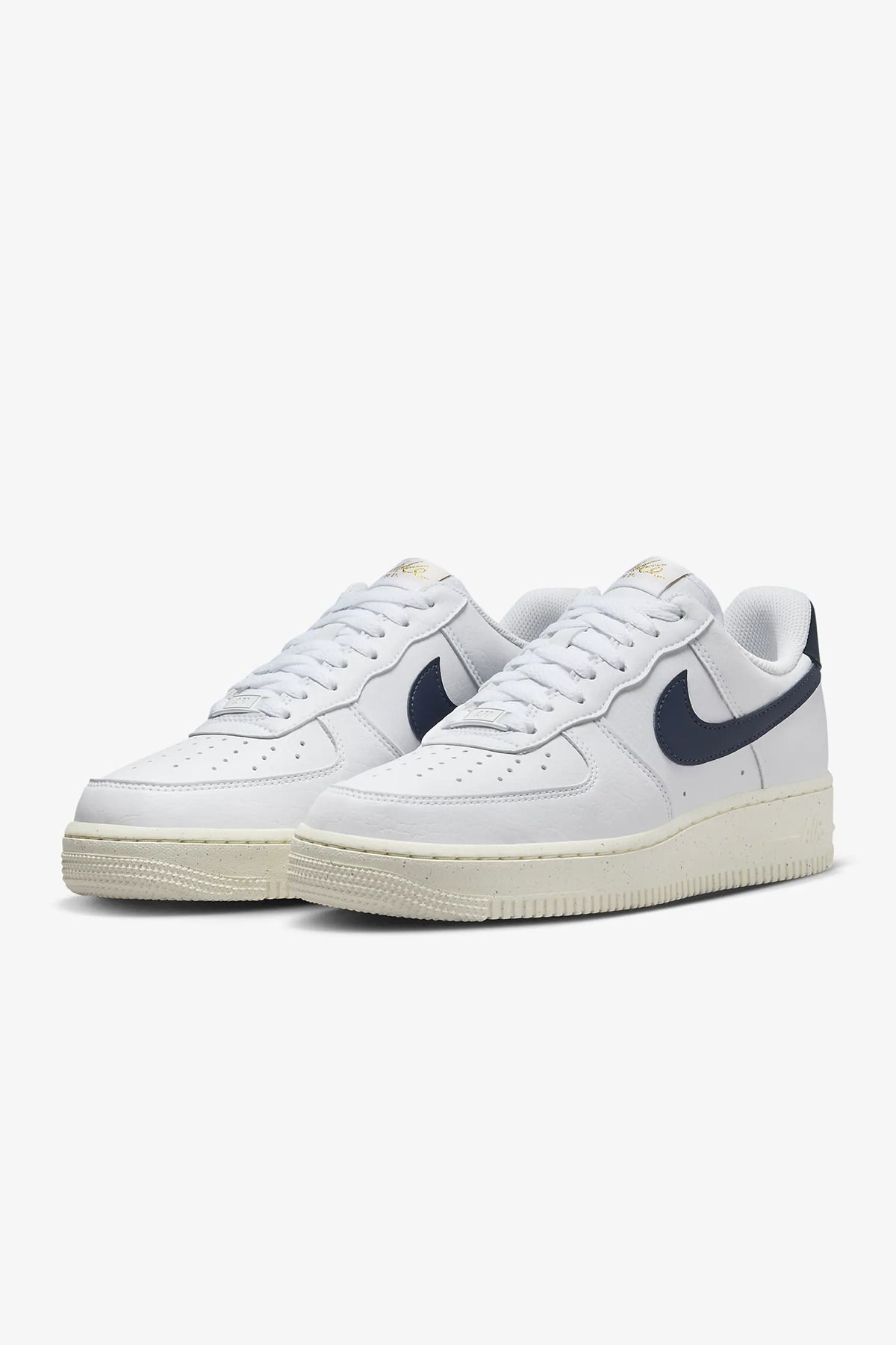 Nike-AIR FORCE 1 '07 NN – Weiß/Pabok-Ivory-Metallic Gold 1