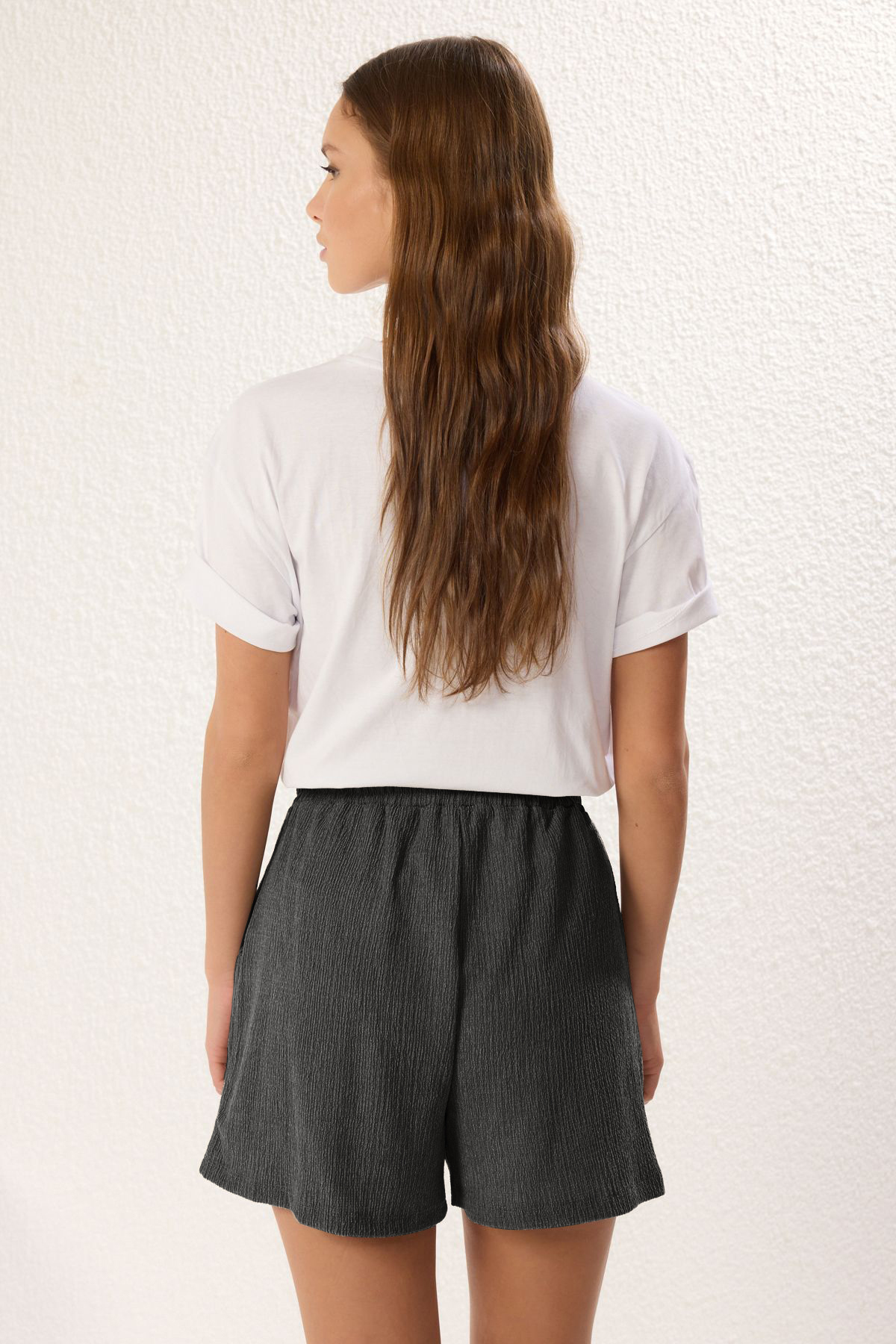 Trendyolmilla  Antrasit Dokulu Bürümcük Yüksek Bel Esnek Kısa Örme Şort & Bermuda TWOSS25SR00031 - Görsel 7