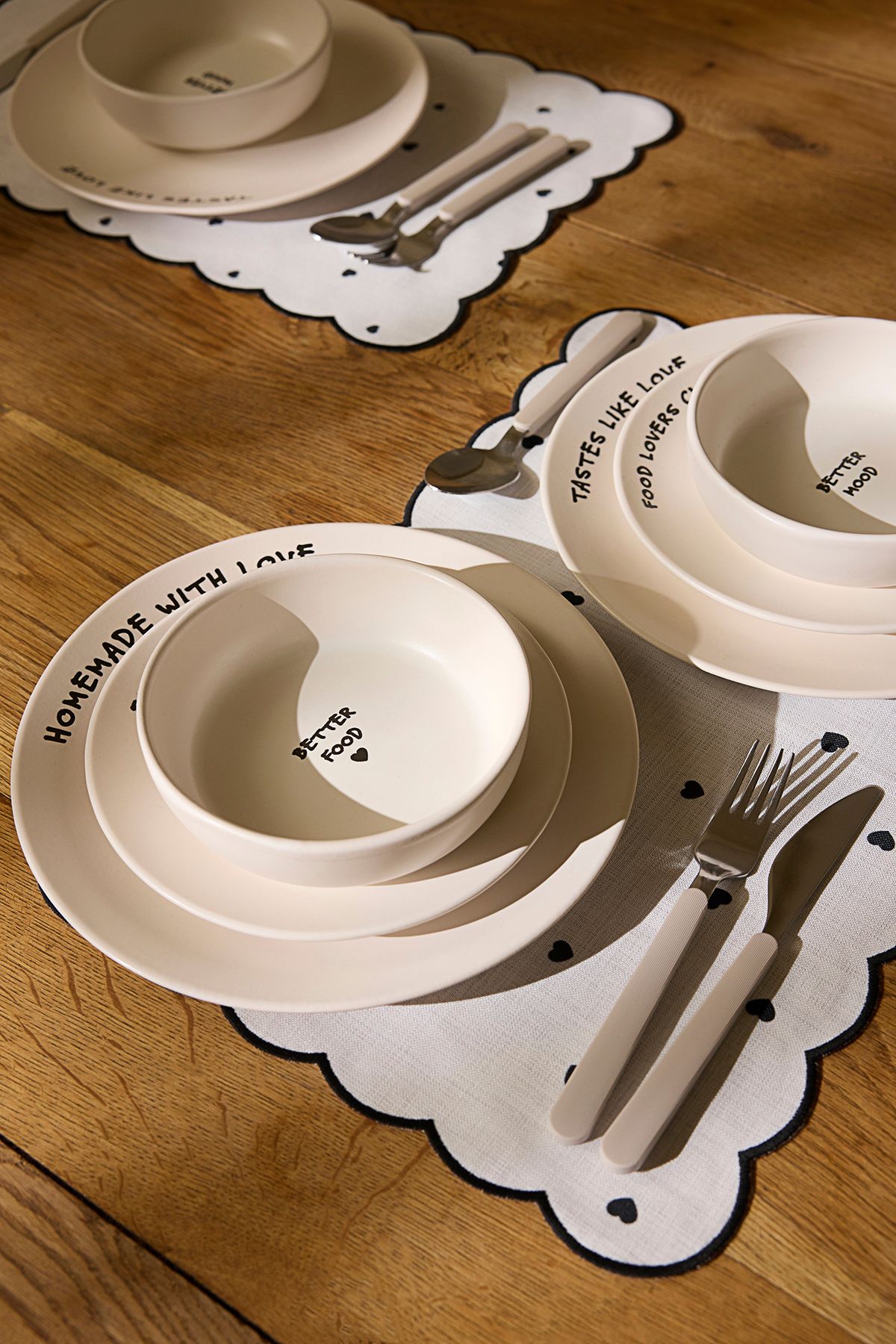 Trendyol Collection Zestaw 4 Ceramicznych Głębokich Talerzy/misek W Kształcie Serca 16 Cm - One Size