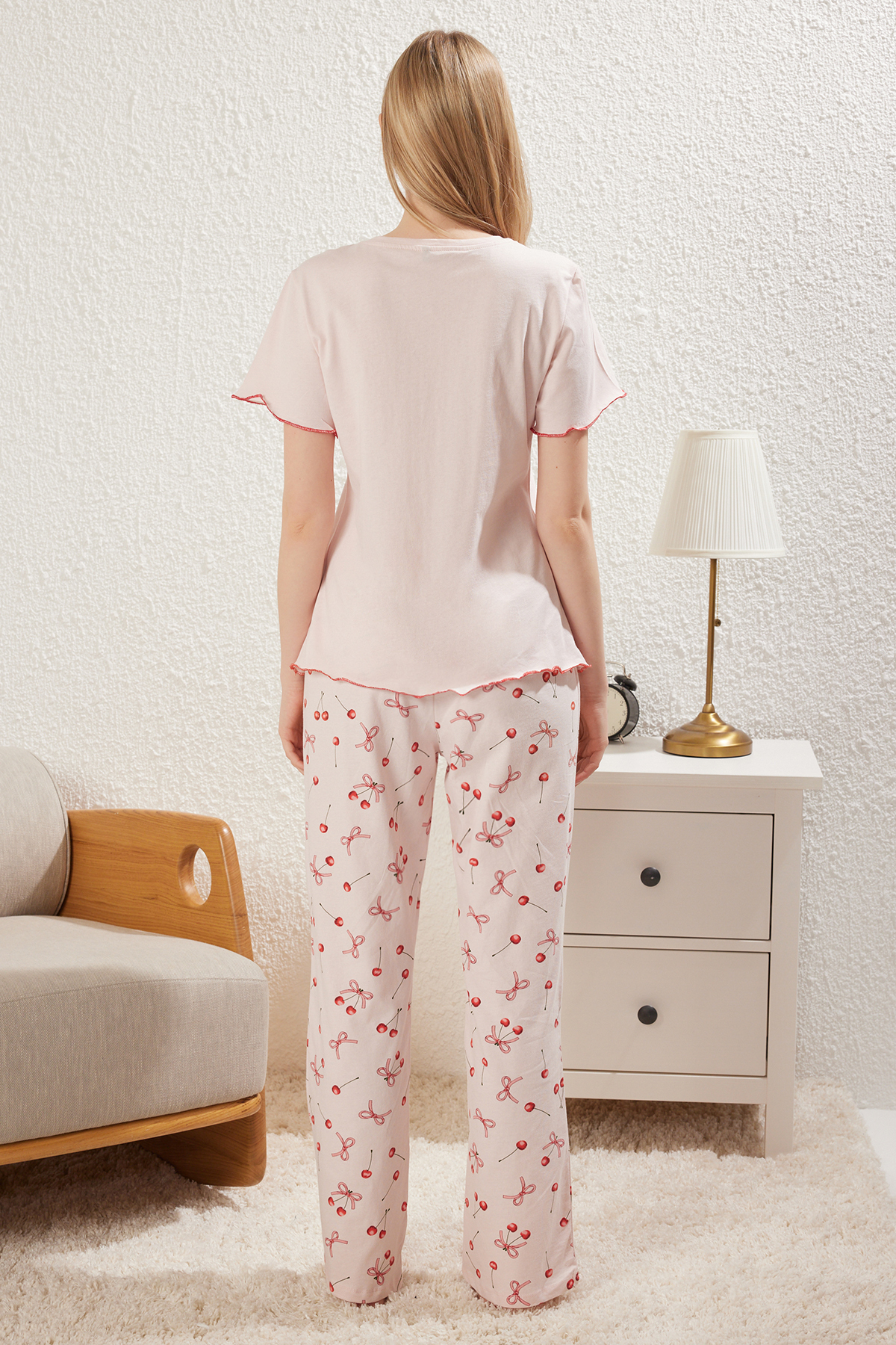 Trendyolmilla  Pudra %100 Pamuklu Kiraz ve Kurdele/Fiyonk Desenli Örme Pijama Takımı THMSS25PT00188 - Görsel 5
