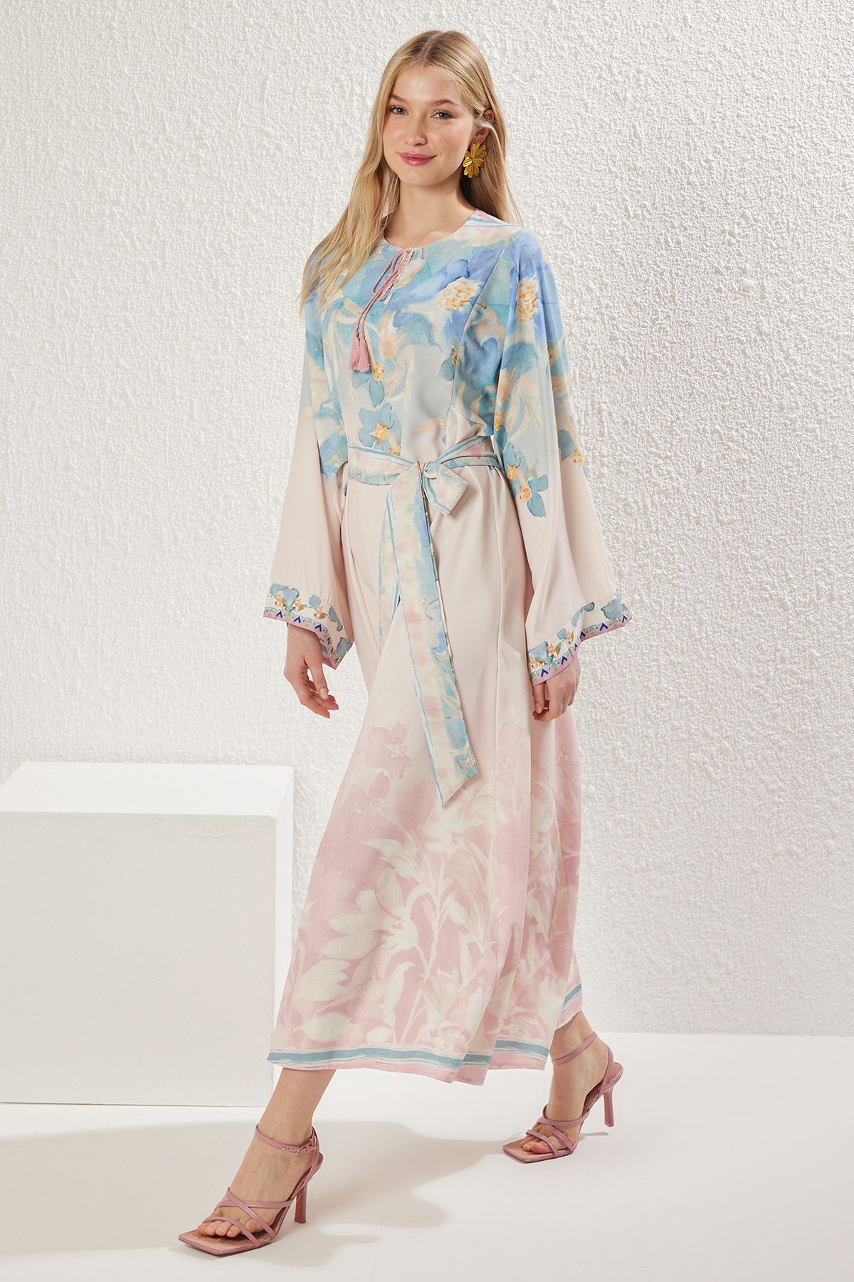Trendyol Modest-Rochie țesătă cu imprimeu cu mâneci spaniole cu aspect de in pudră TCTSS25EB00033 4
