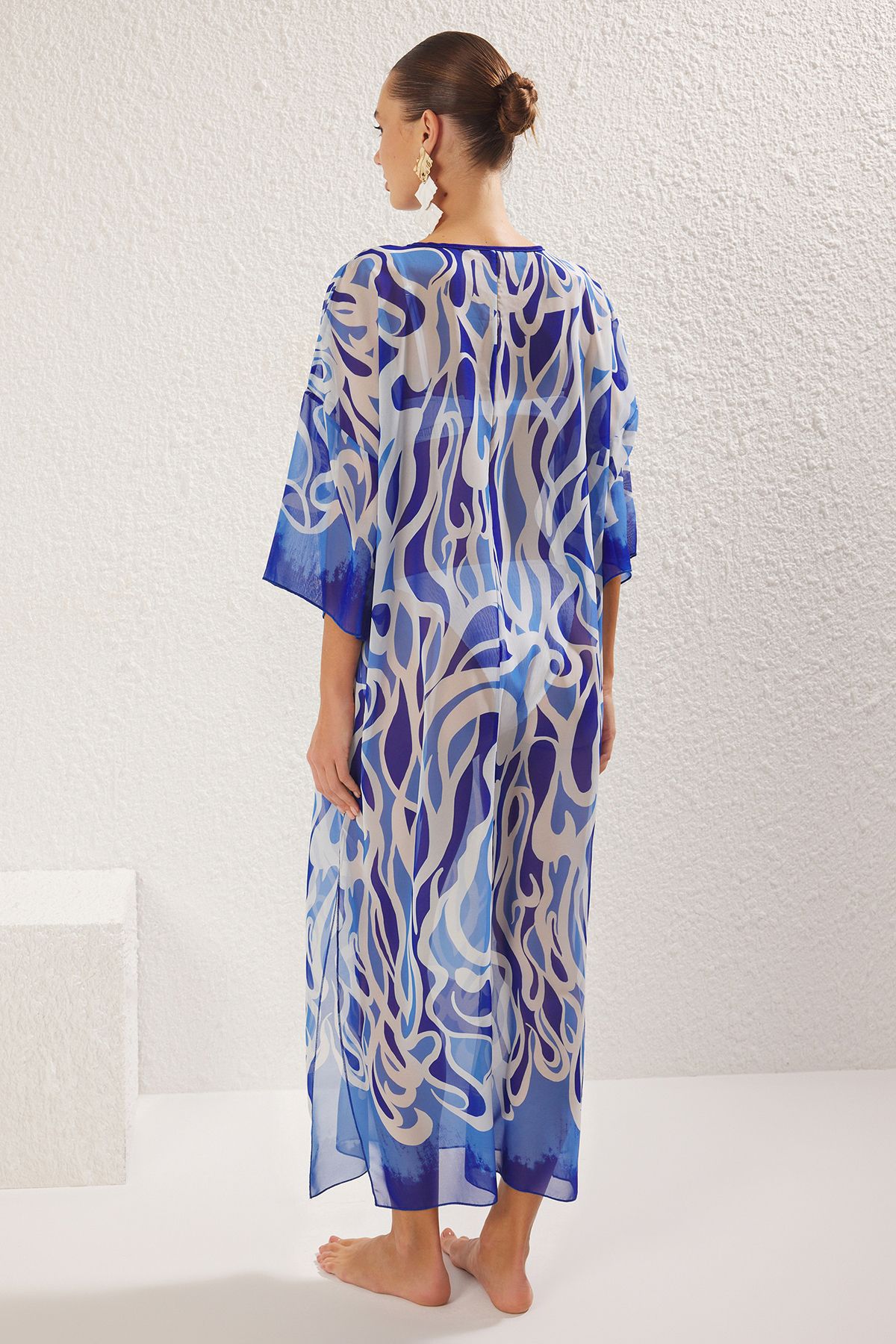 Trendyol Collection-Rochie 100% poliester țesătură maxi obișnuită cu model abstract albastru-multicolor 5