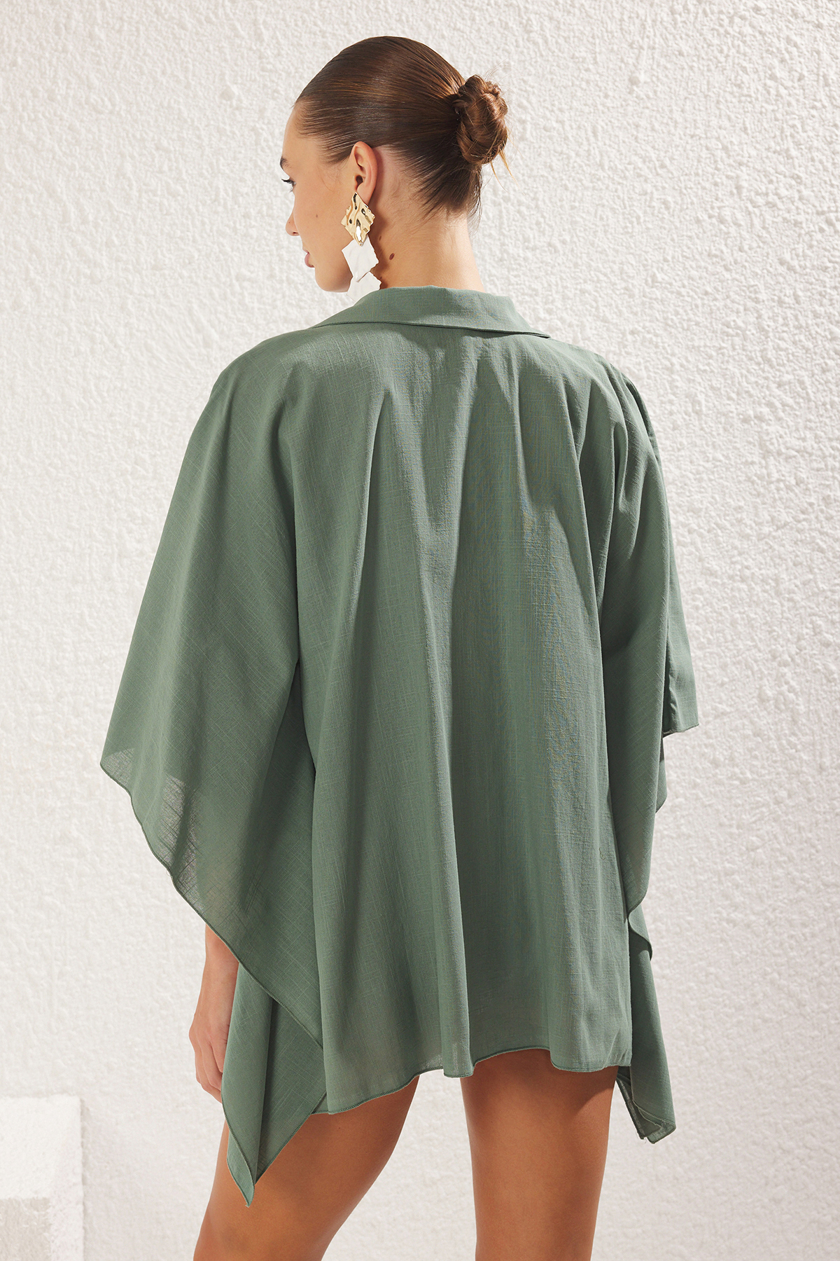 Trendyolmilla  Haki Dokuma Bağlama Detaylı Maxi Plaj Gömlek TBESS25GO00010 - Görsel 5