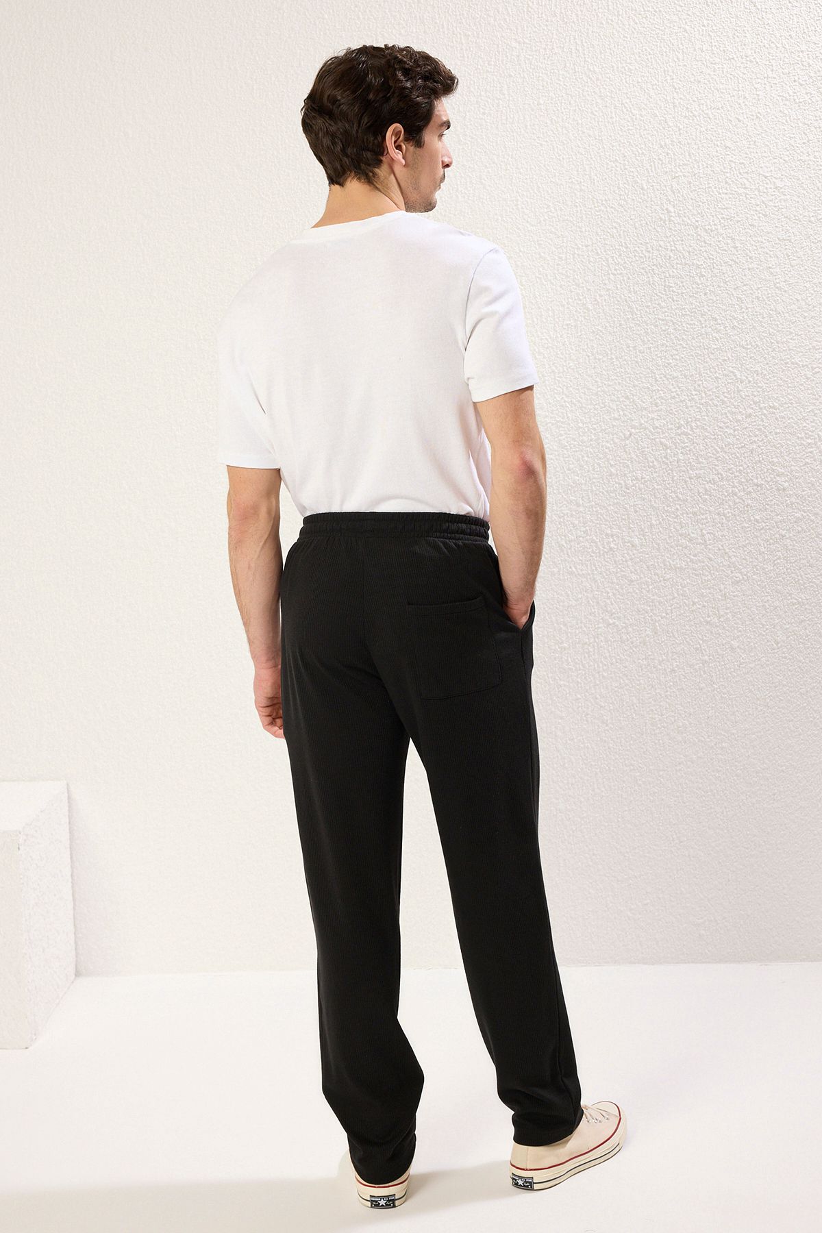 Trendyol Collection-Μαύρο παντελόνι καμιζόλ με ελαστικό πλεκτό ύφασμα - Comfort Fit TMNSS25PL00005 5