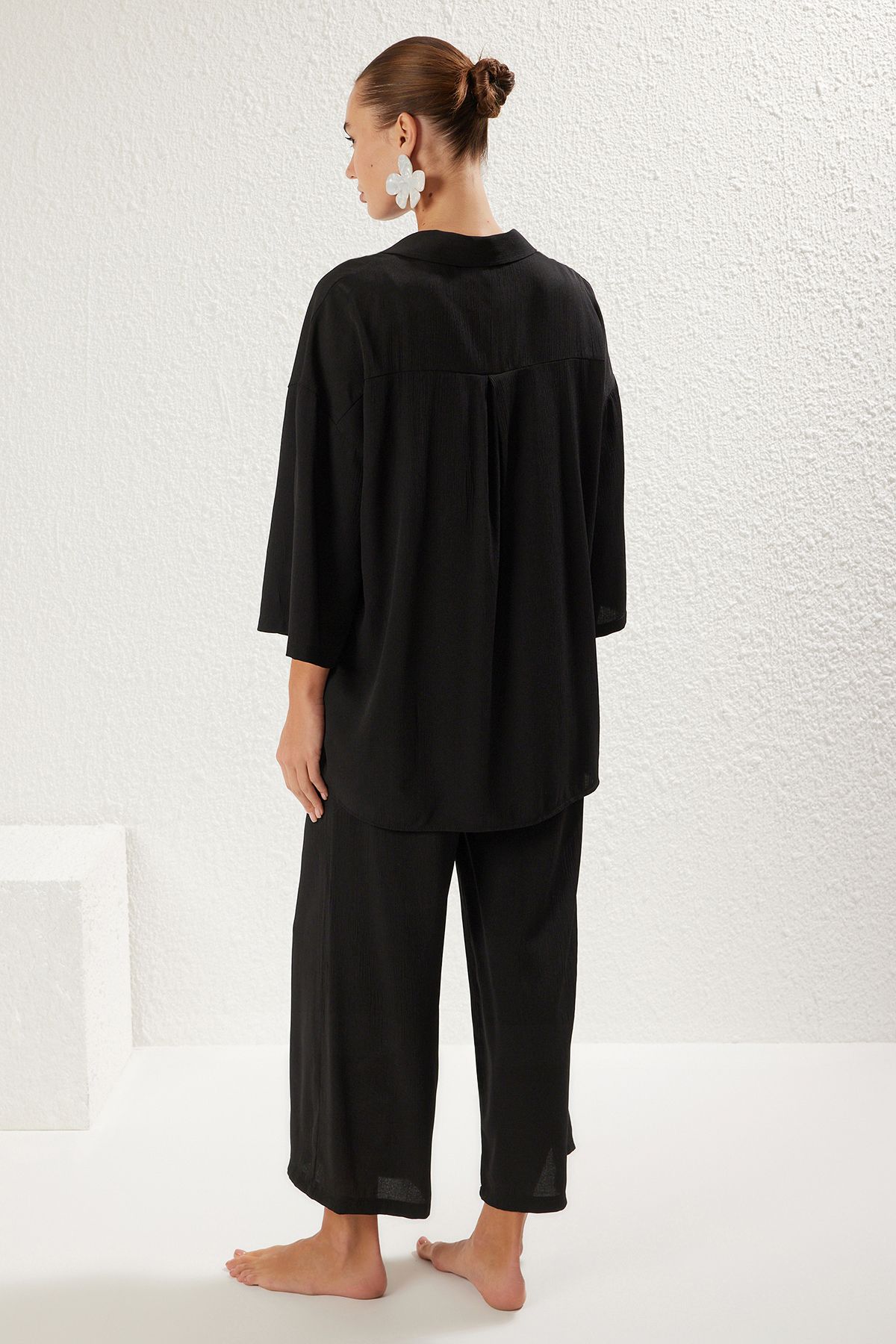 Trendyol Collection-Black*001 Plain Weave 99% Polyester,1% Elastane 5