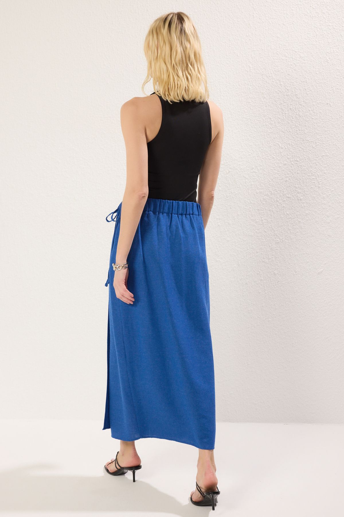 Trendyol Collection-Marineblauer, zweireihiger, gewebter Maxirock mit Bindedetail TWOSS25ET00126 6