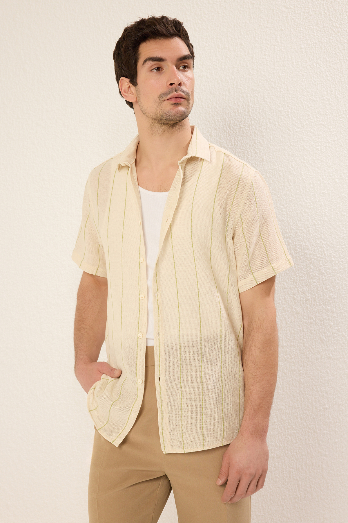 Trendyolmilla Man Yeşil Regular Fit Çizgili Dokulu Yazlık Gömlek TMNSS23GO00063
