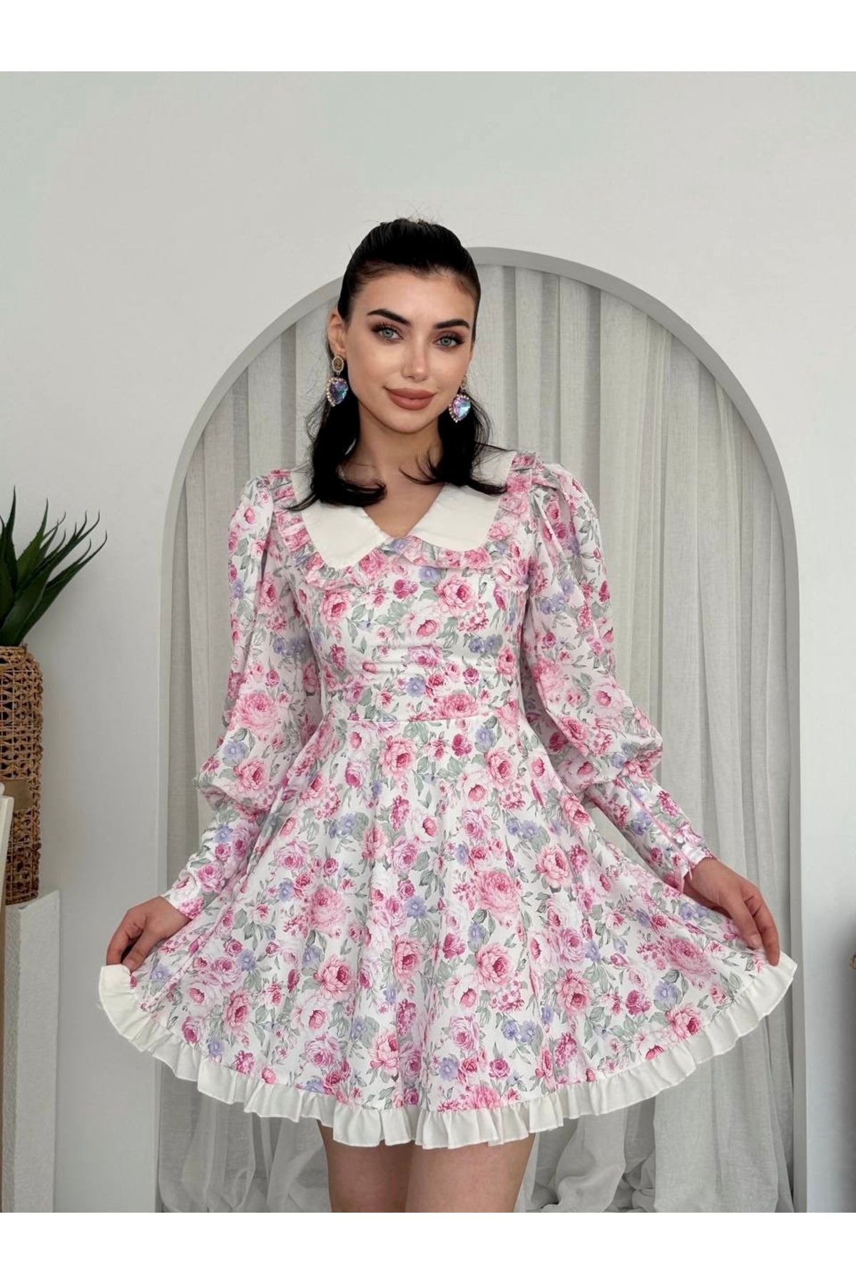 Afiş Butik Pembe Çiçekli Bebe Yaka Mini Elbise