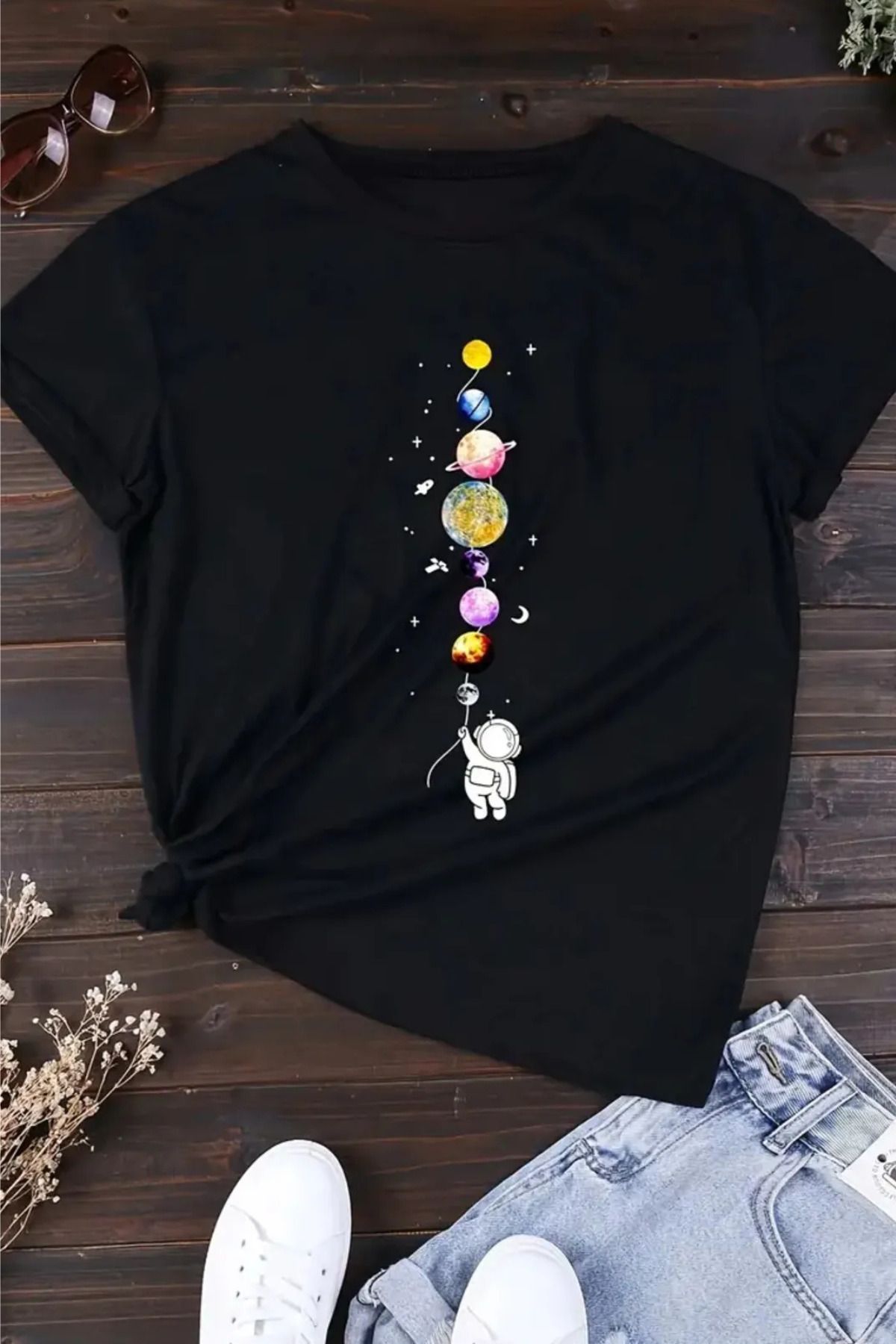 FECCY Pamuklu Astronot ve Gezegen Baskılı Yaka T-Shirt