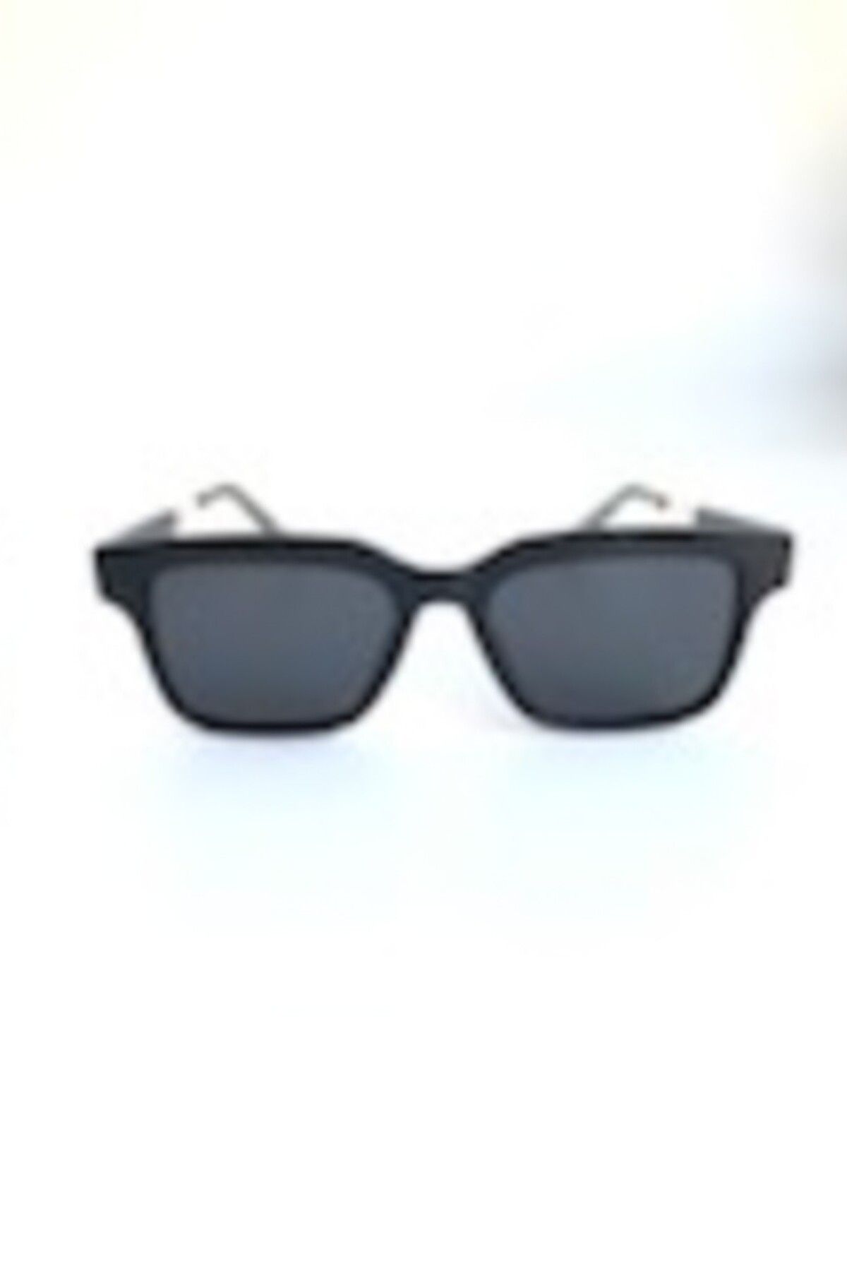 DSN-Lia Black Sunglasses 4