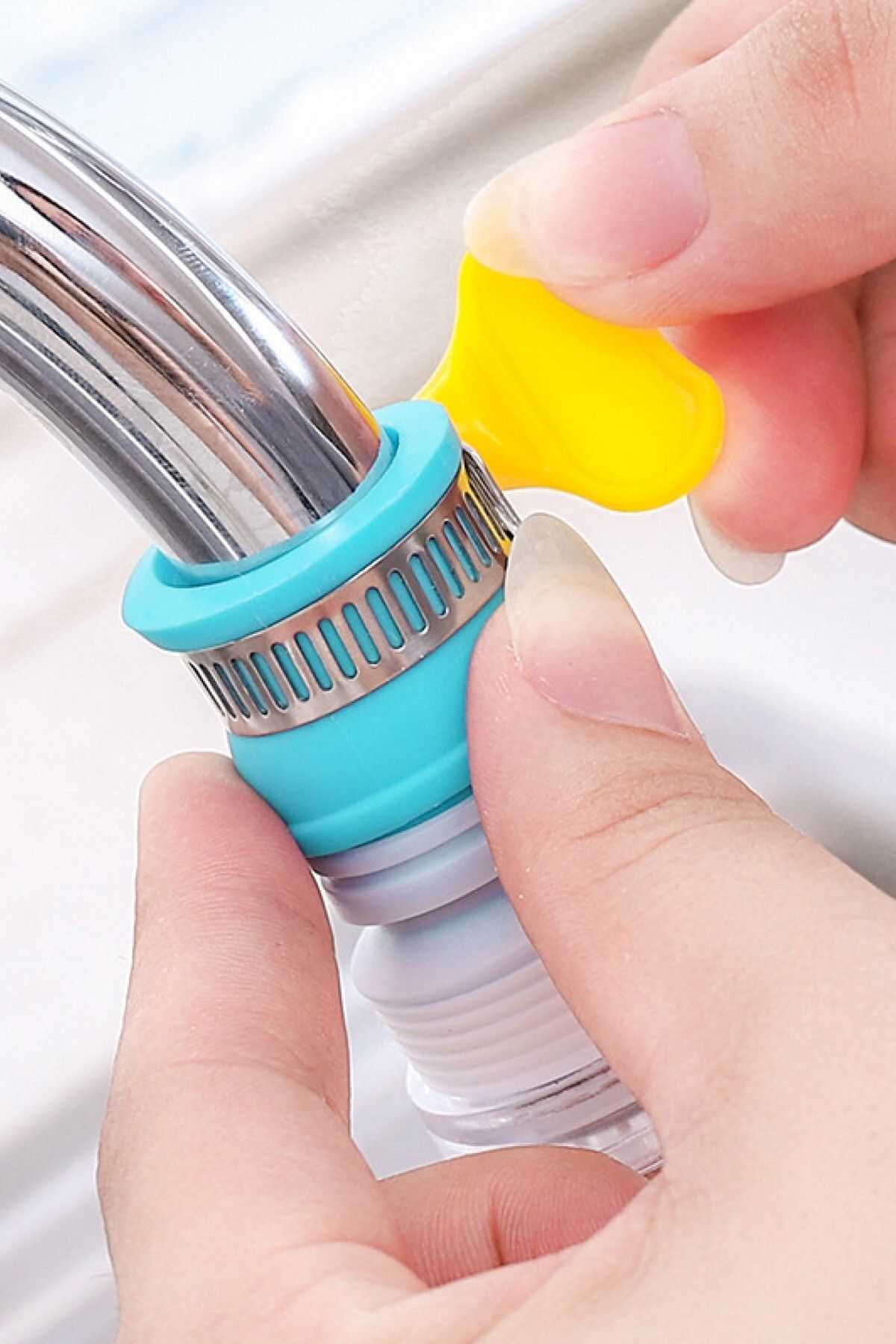 Magic Leverage-Sink Cleaning Facilitating 360 °   Rotatable Tap Head 3