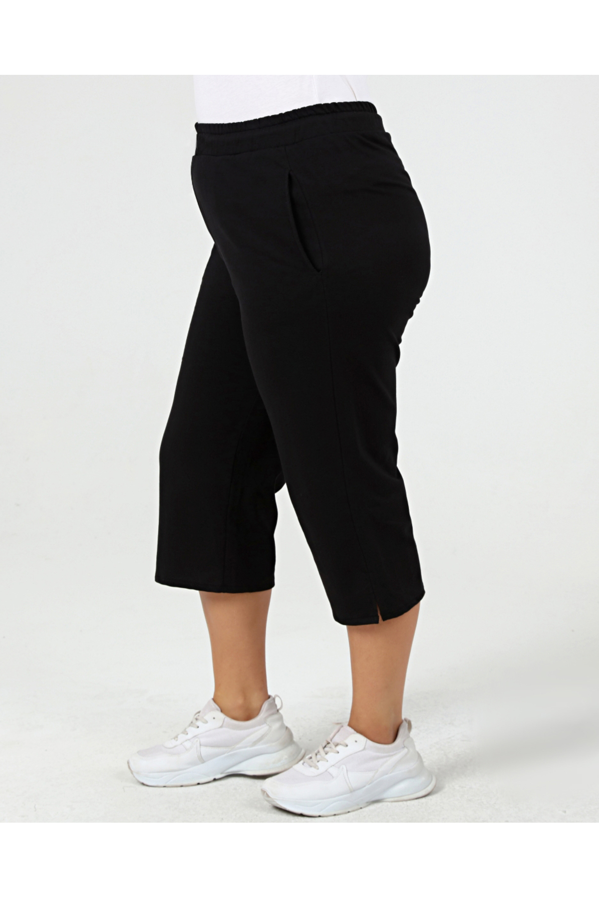 Curvy Trend  Büyük Beden Paça Yırtmaç Detaylı Kapri - Görsel 3