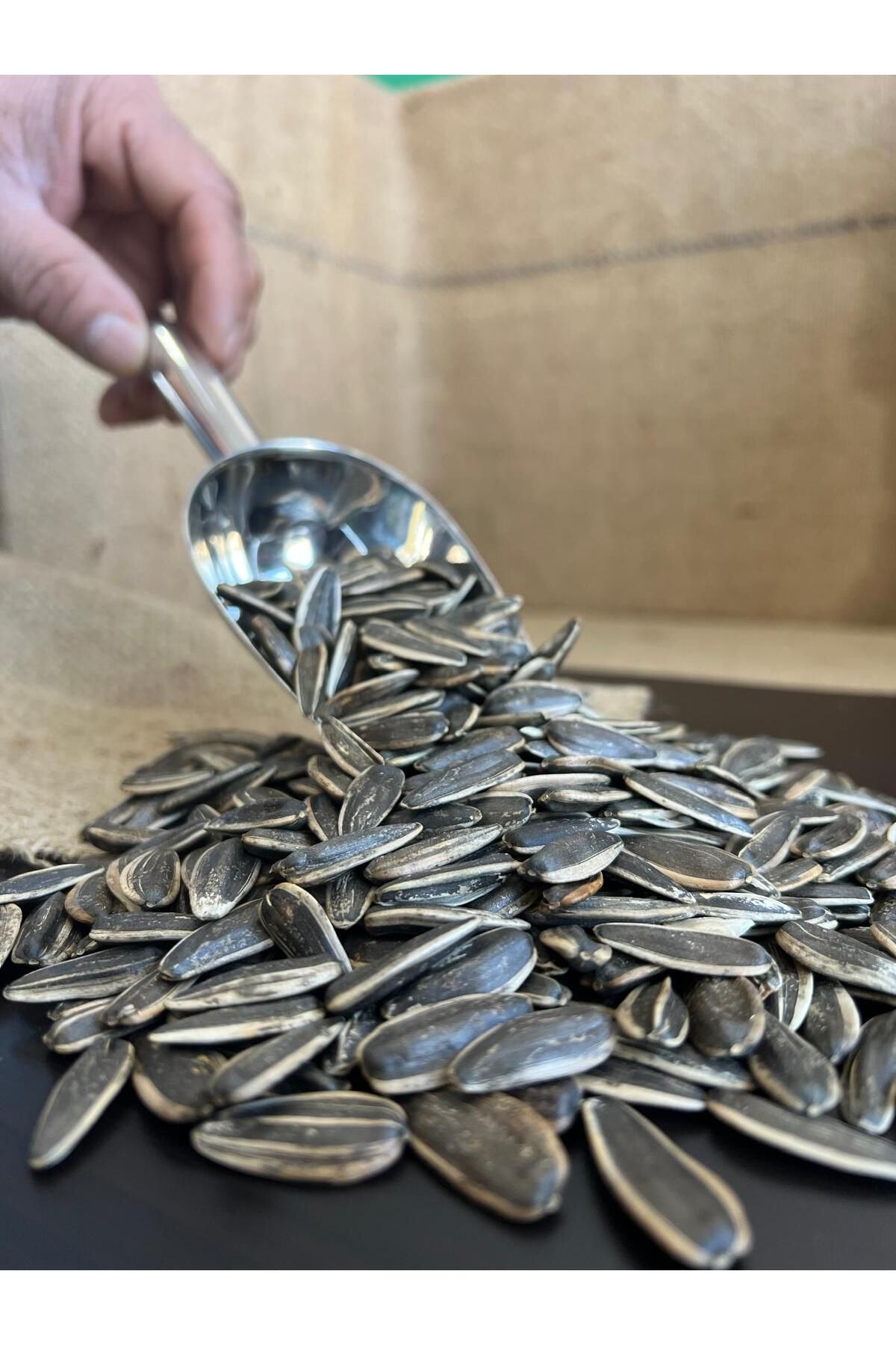 Sağlık Kuruyemiş Sağlık Kuruyemiş Yerli Siyah Tuzsuz Kavrulmuş Ay Çekirdeği - 500 Gr