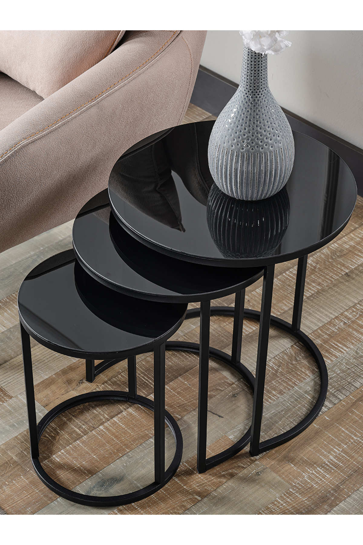 4 Lü Siyah Temperli Kırılmaz Cam Siyah Metal Ayaklı Cam C Model Sehpa Takımı (ZİGON VE ORTA)