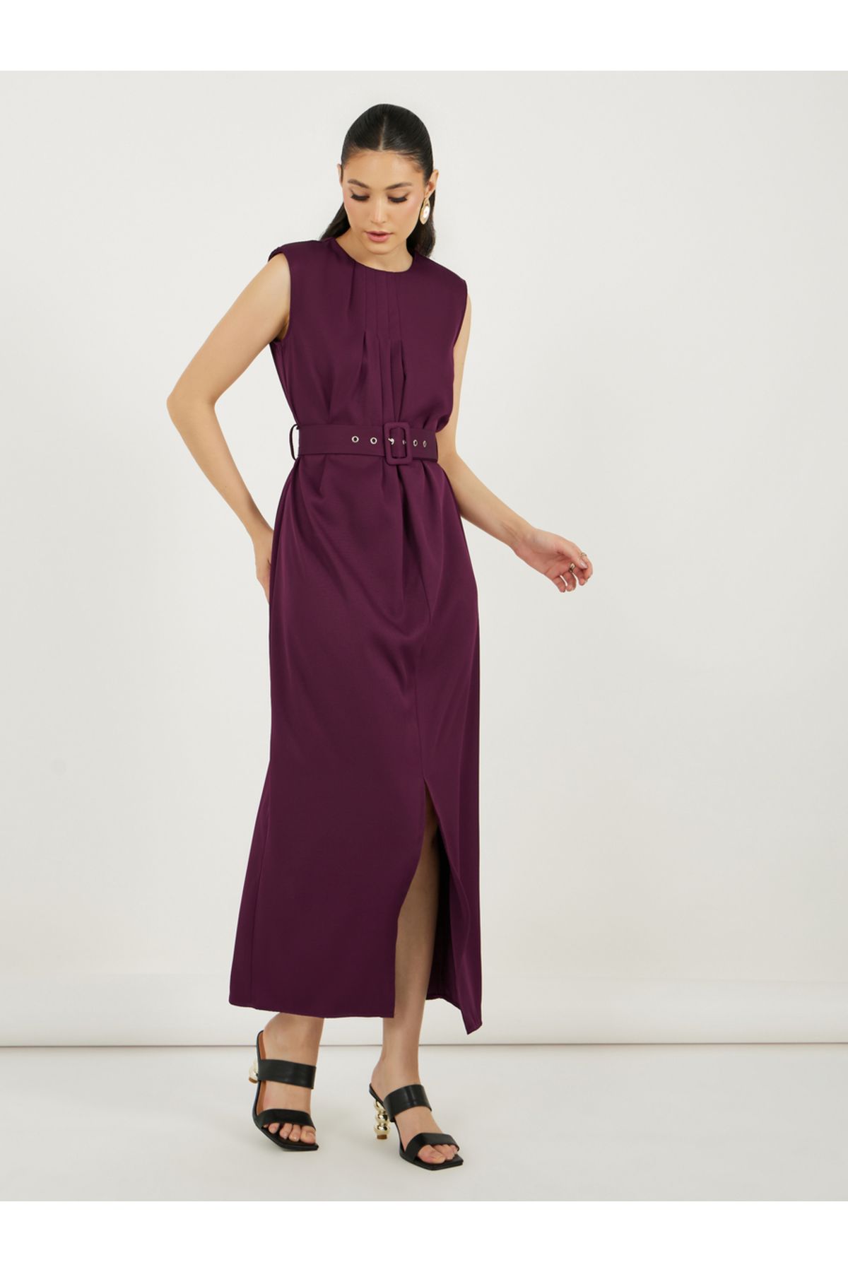 Styli-Pleated Front Sleeveless Shift Maxi Dress with Belt 4