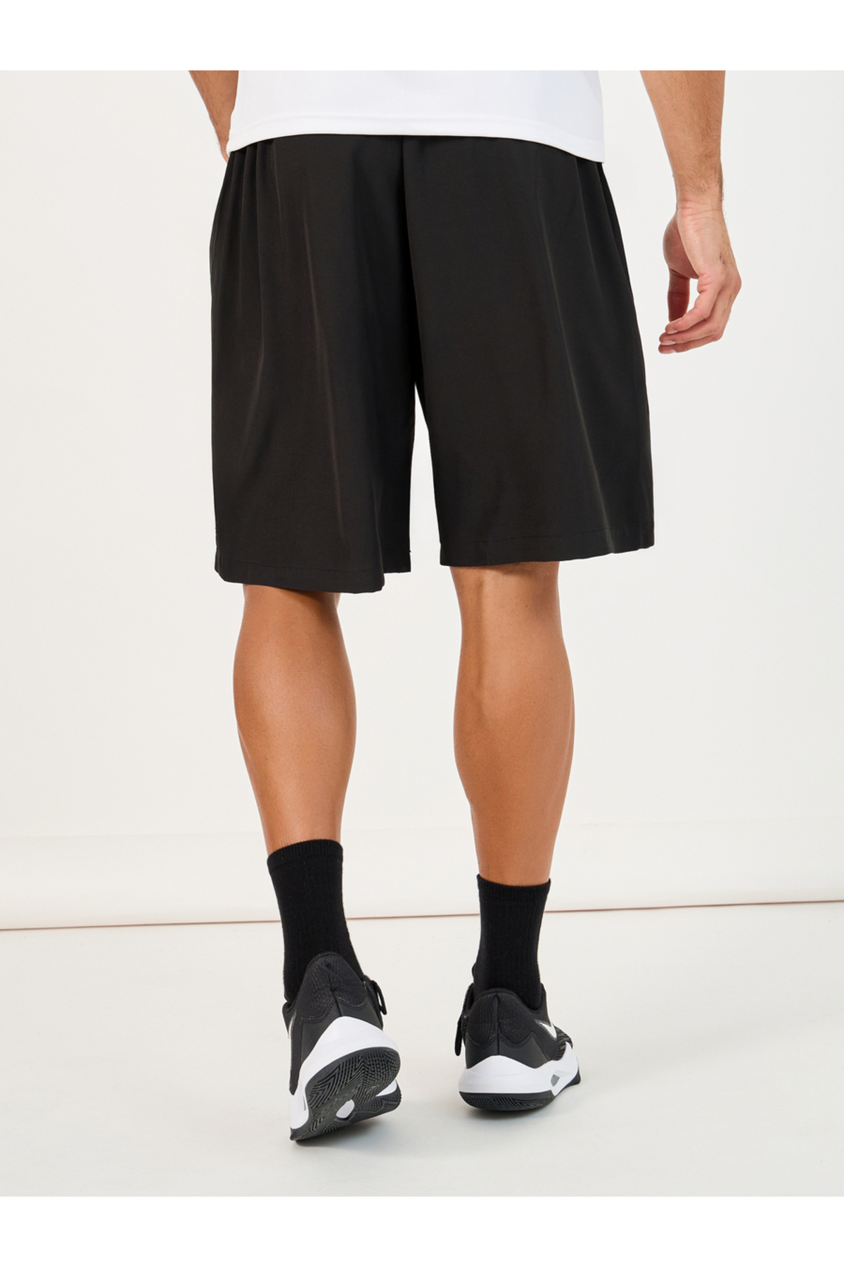 Styli-9inch Quick Dry Woven Shorts with Contrast Piping Detail 4