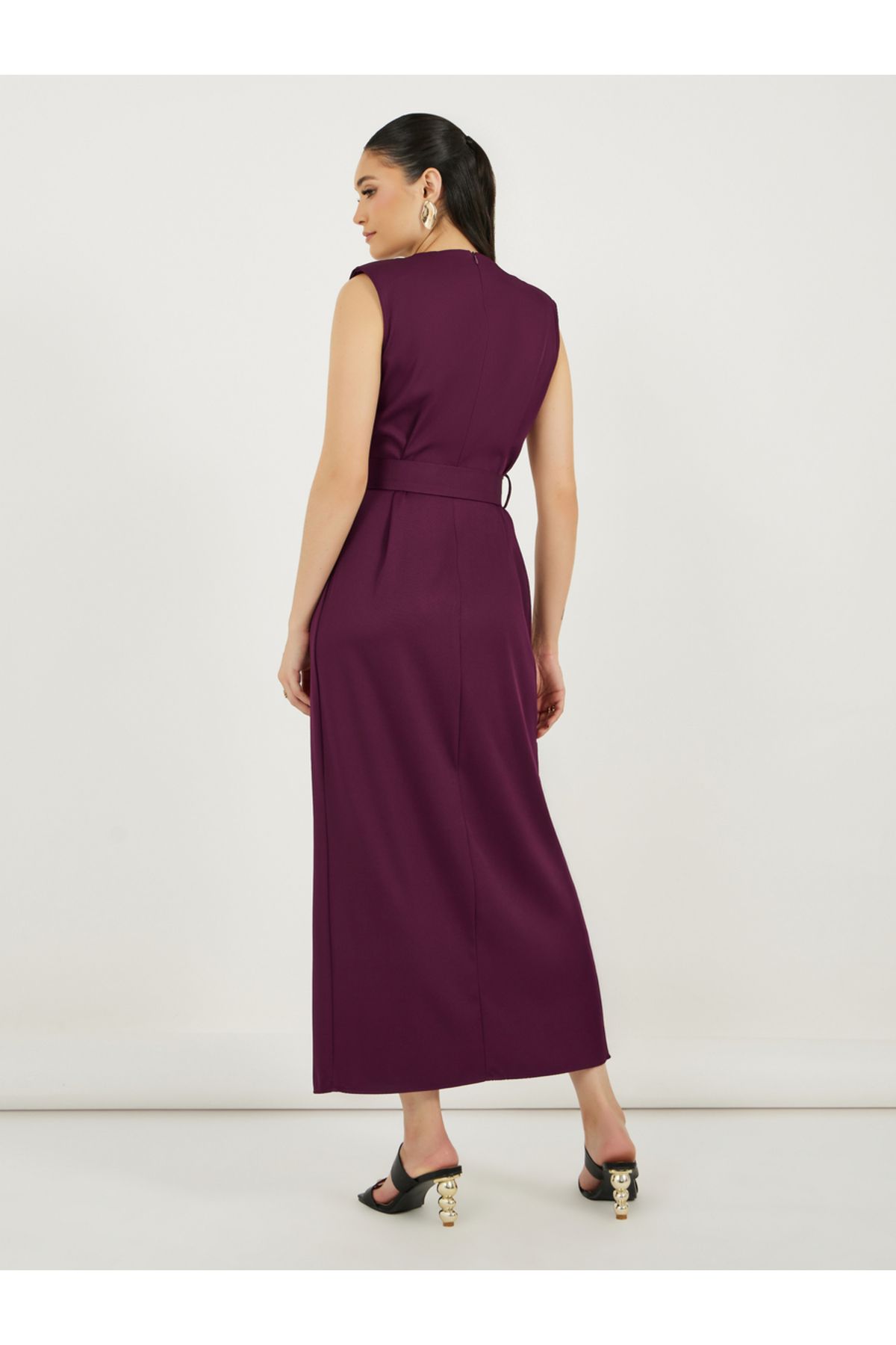 Styli-Pleated Front Sleeveless Shift Maxi Dress with Belt 6