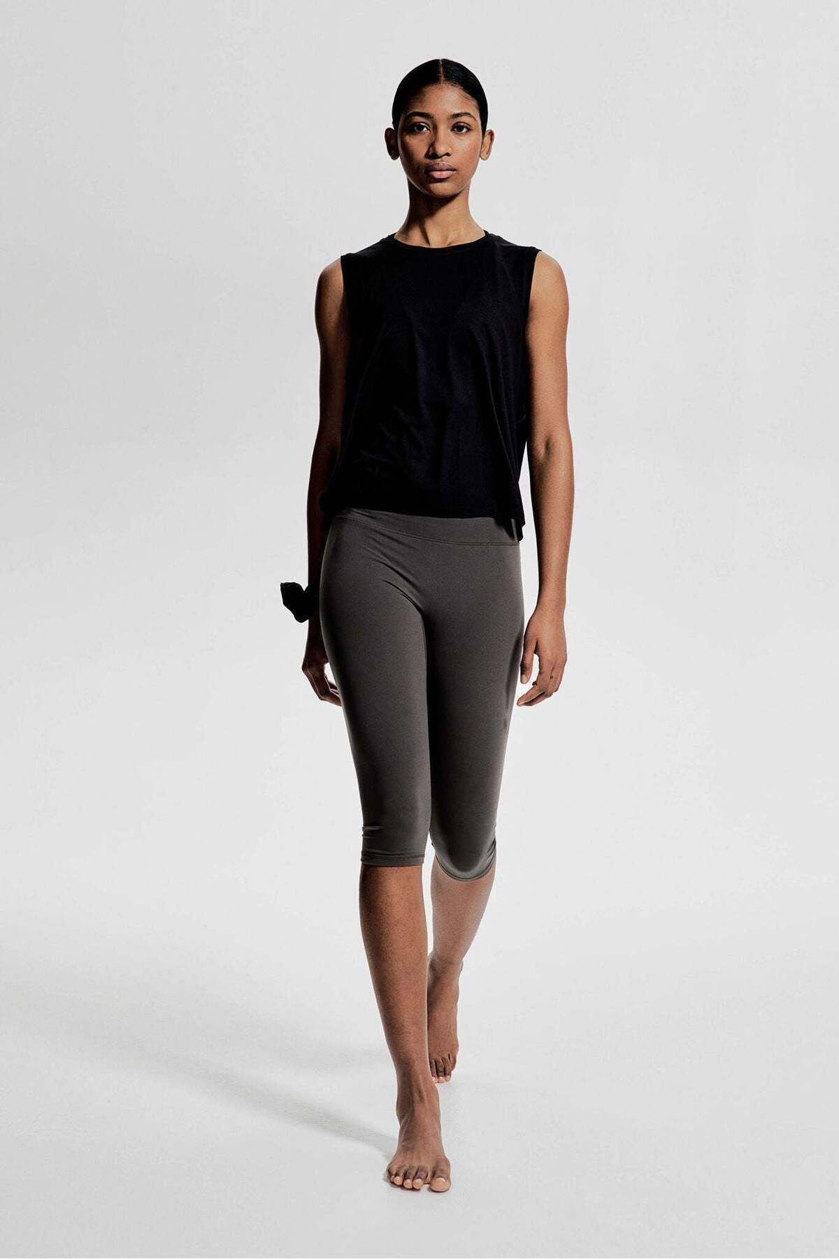 H&M-Boxy-style sports vest top in DryMove™ 1