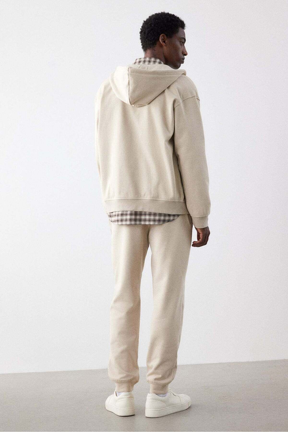 complete the look image