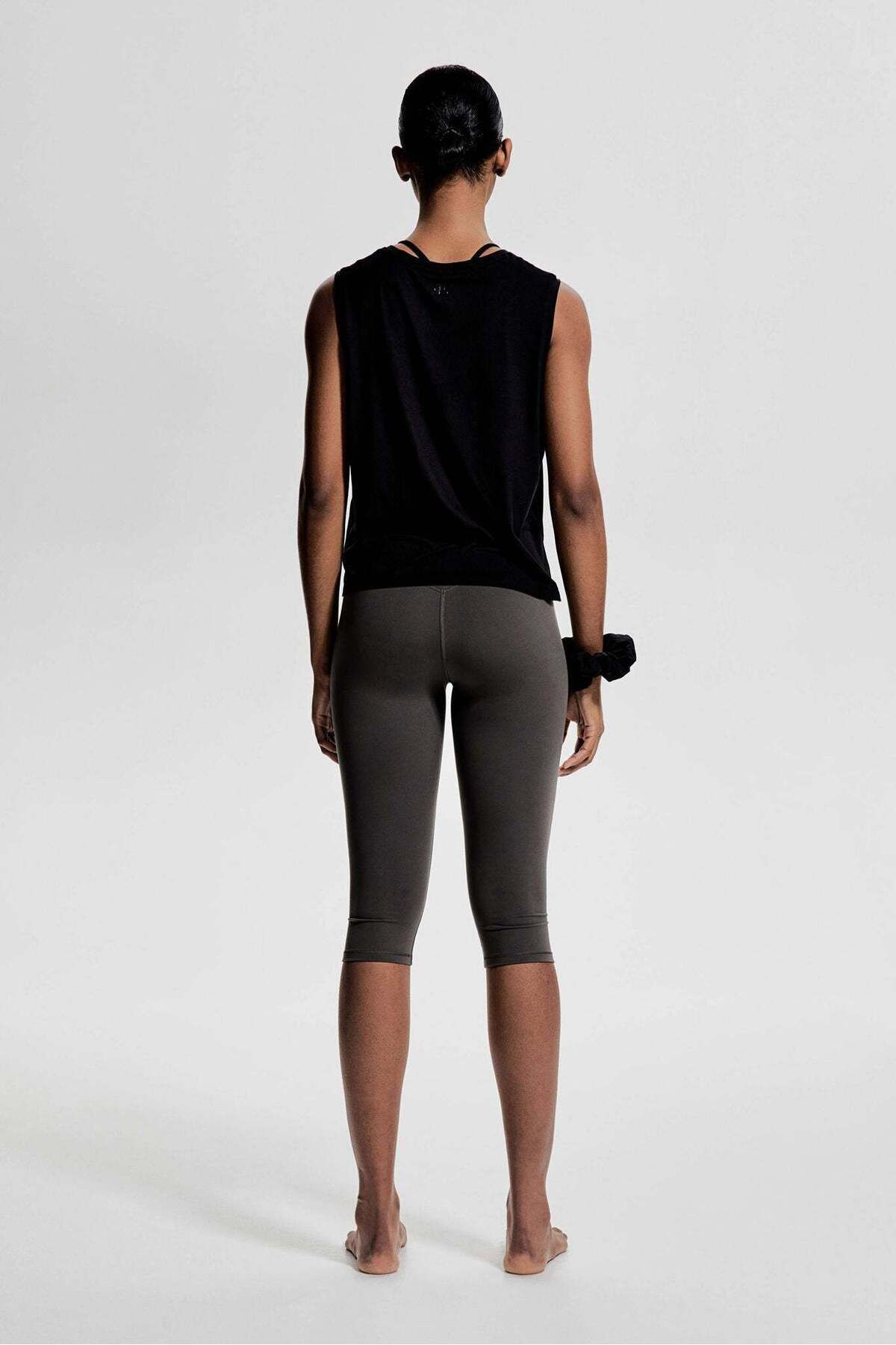 H&M-Boxy-style sports vest top in DryMove™ 4