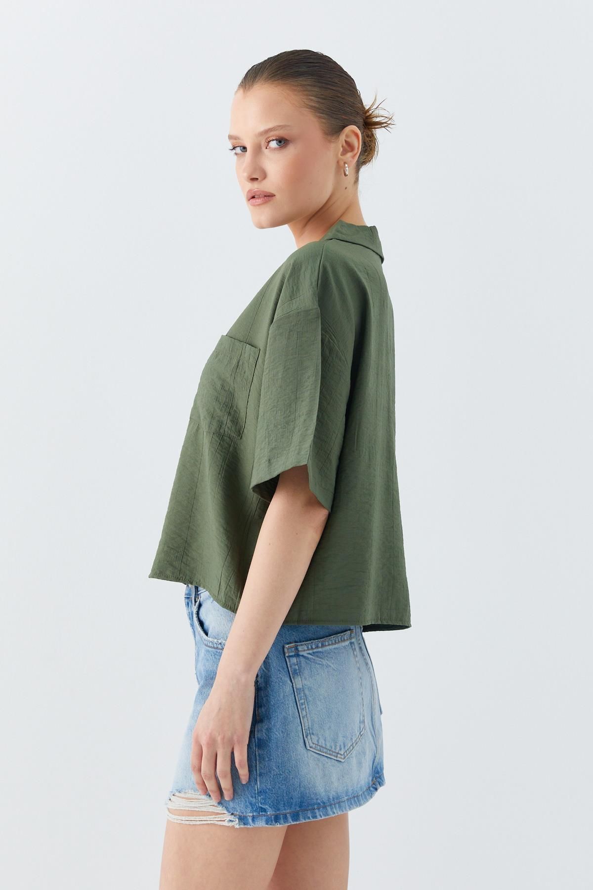 Mixray-4556 Model Women's Khaki Crop Shirt - Basic Design with Pockets 5