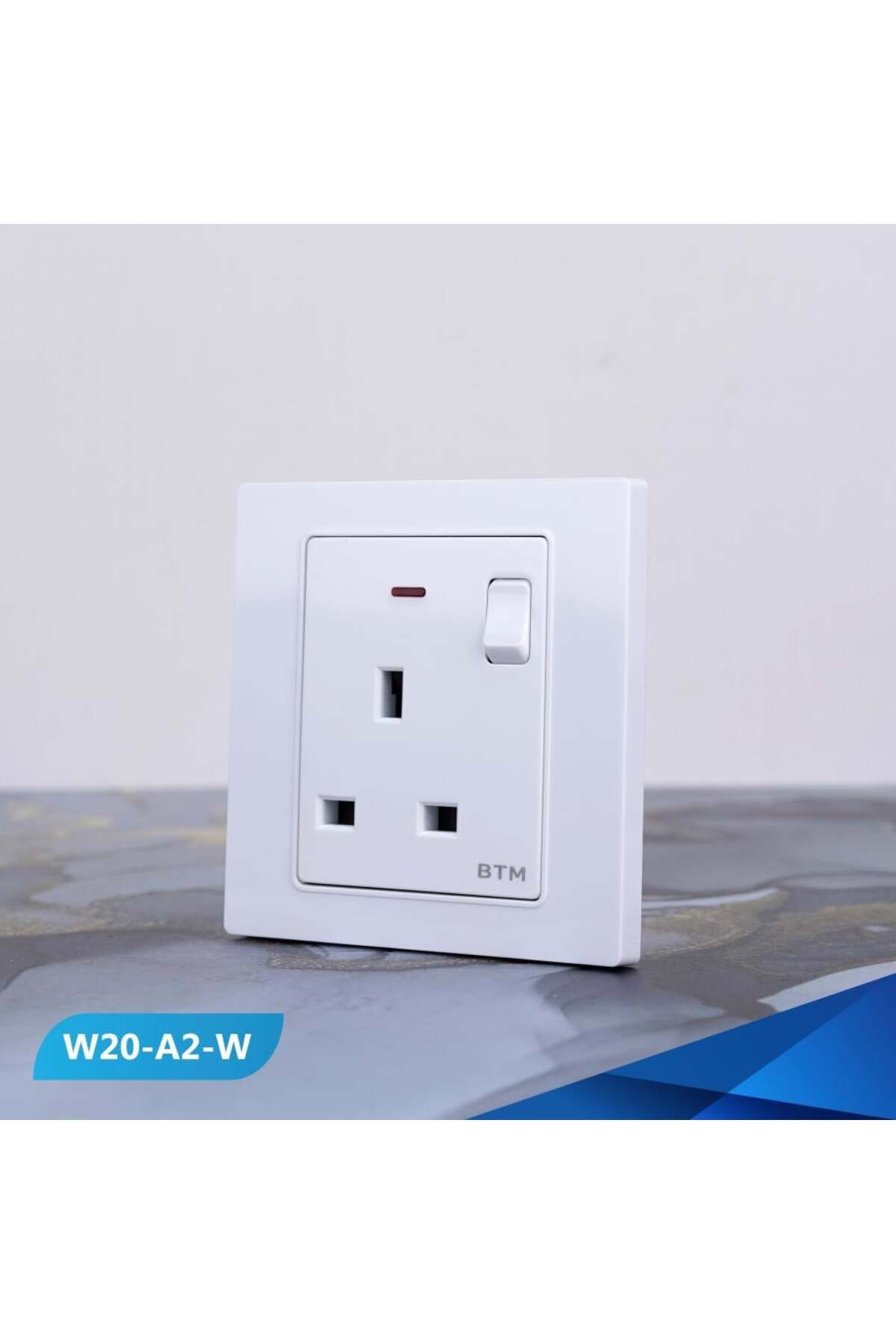 Btm-13 amp socket with switch and white bulb -3 pieces 2