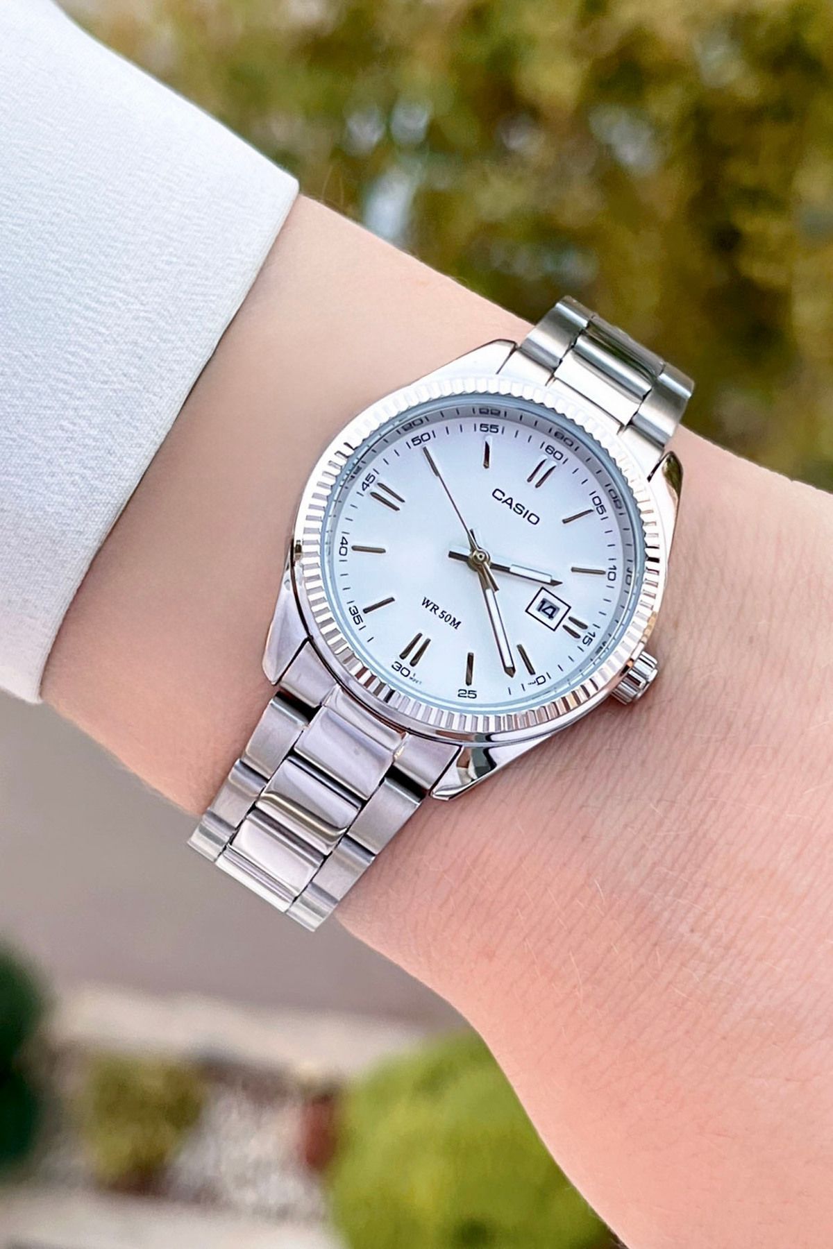 Casio-Silver Women's Wristwatch 4