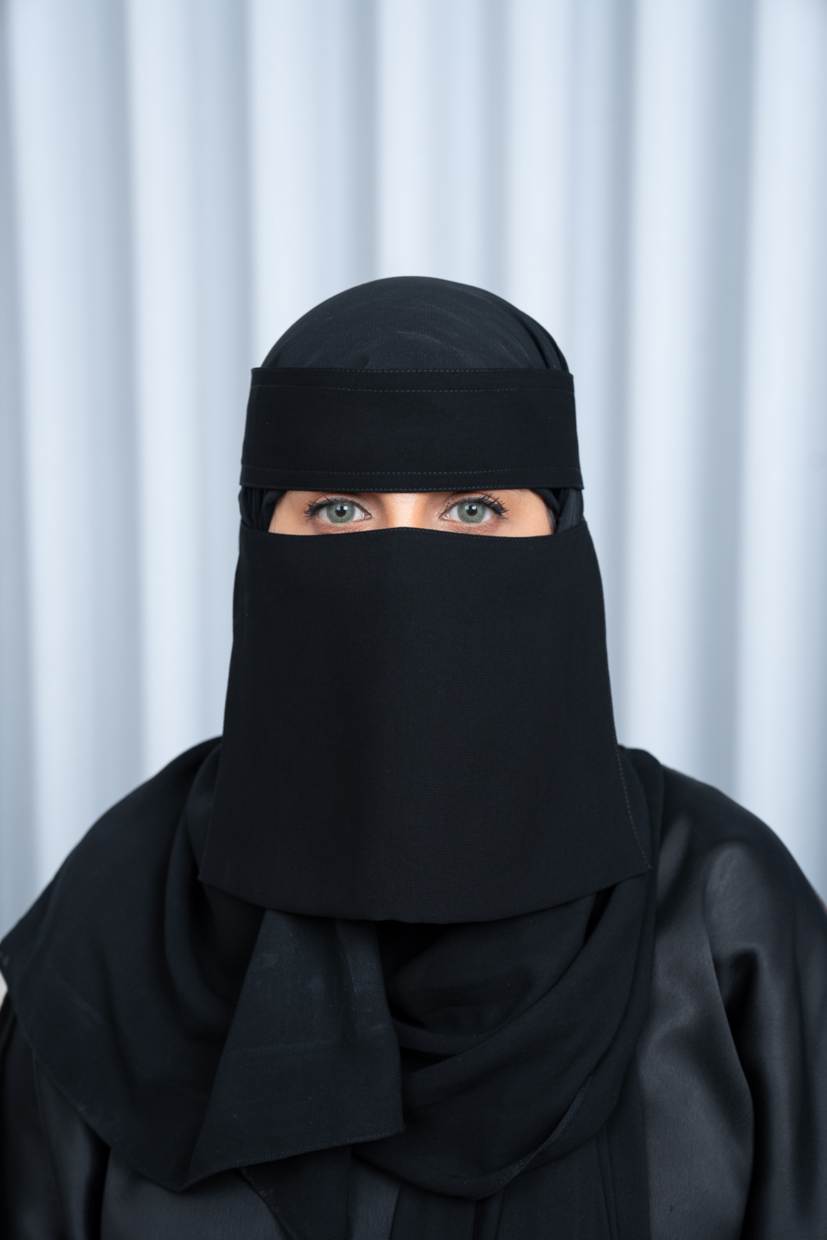 نقاب نسائي مطاطي معزز بزاوية قياس 13×10 بوصة