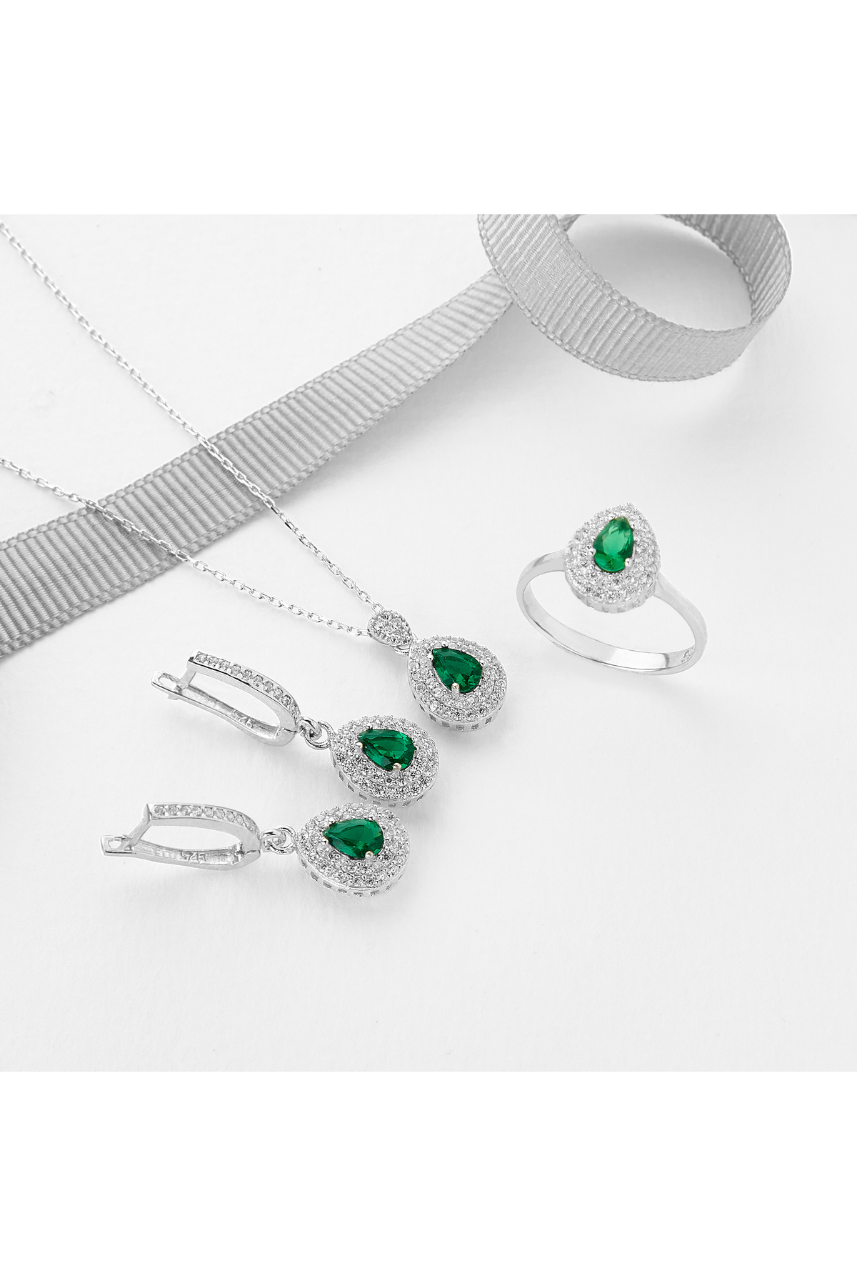 Siset Gümüş 925 Ayar Radyum Kaplama Damla Zümrüt Taşlı Gümüş Üçlü Set