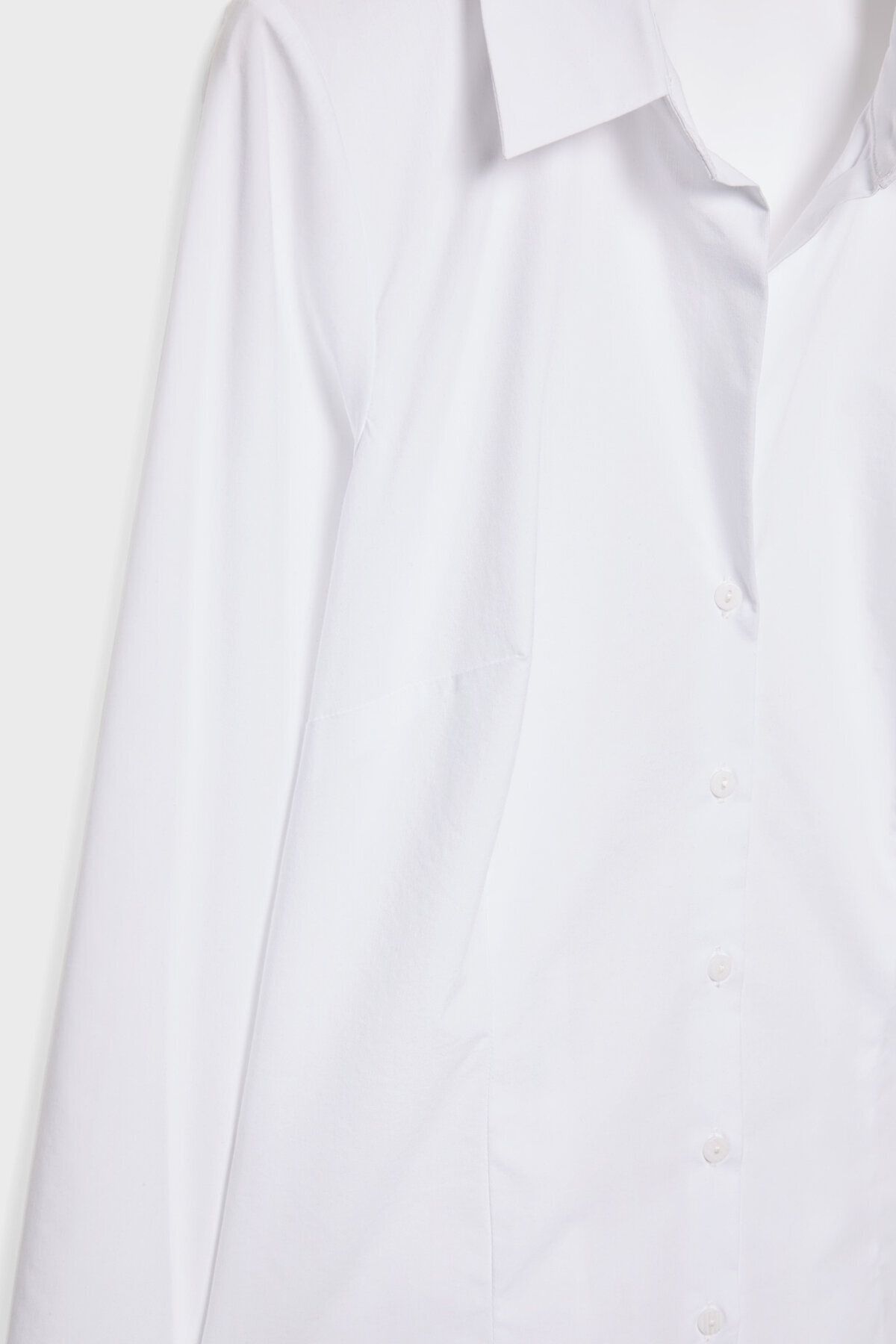 Stradivarius-Body-Fitting Basic Shirt 7