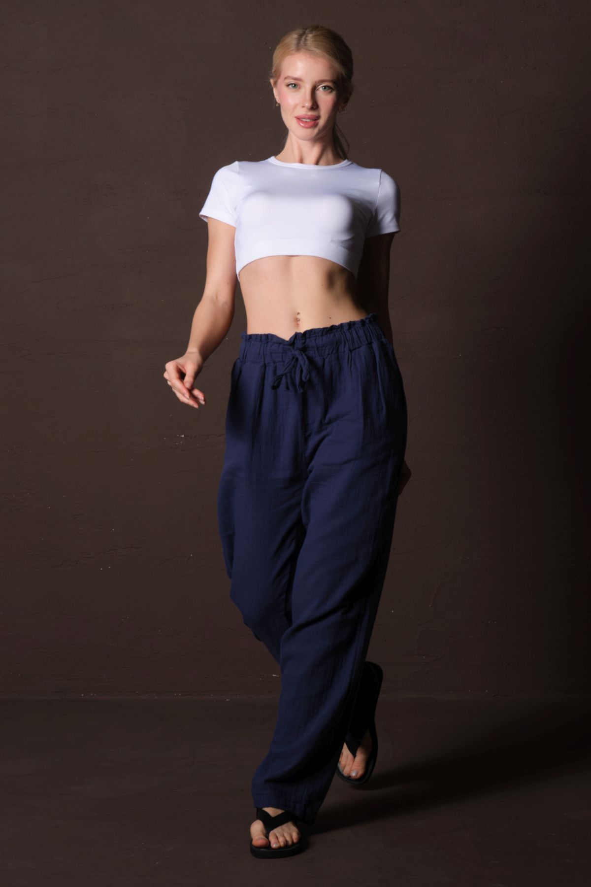 Maule-Damenhose aus 100 % Baumwoll-Musselin-Stoff mit breiter Schnürung und elastischen Taschen @lugo 2