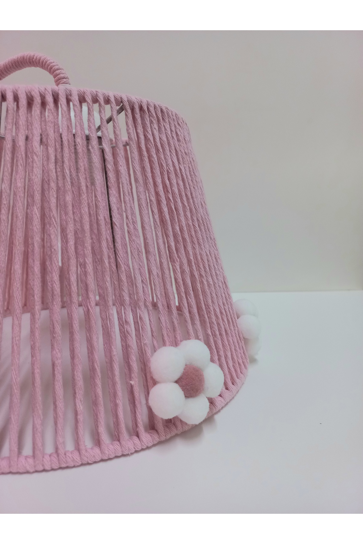 C&A Makrome Pembe ip Sargılı Ponpon Çiçekli Genç Odası Bebek Çocuk Odası Tasarım Sarkıt Avize fotoğrafı 2 (önizleme)