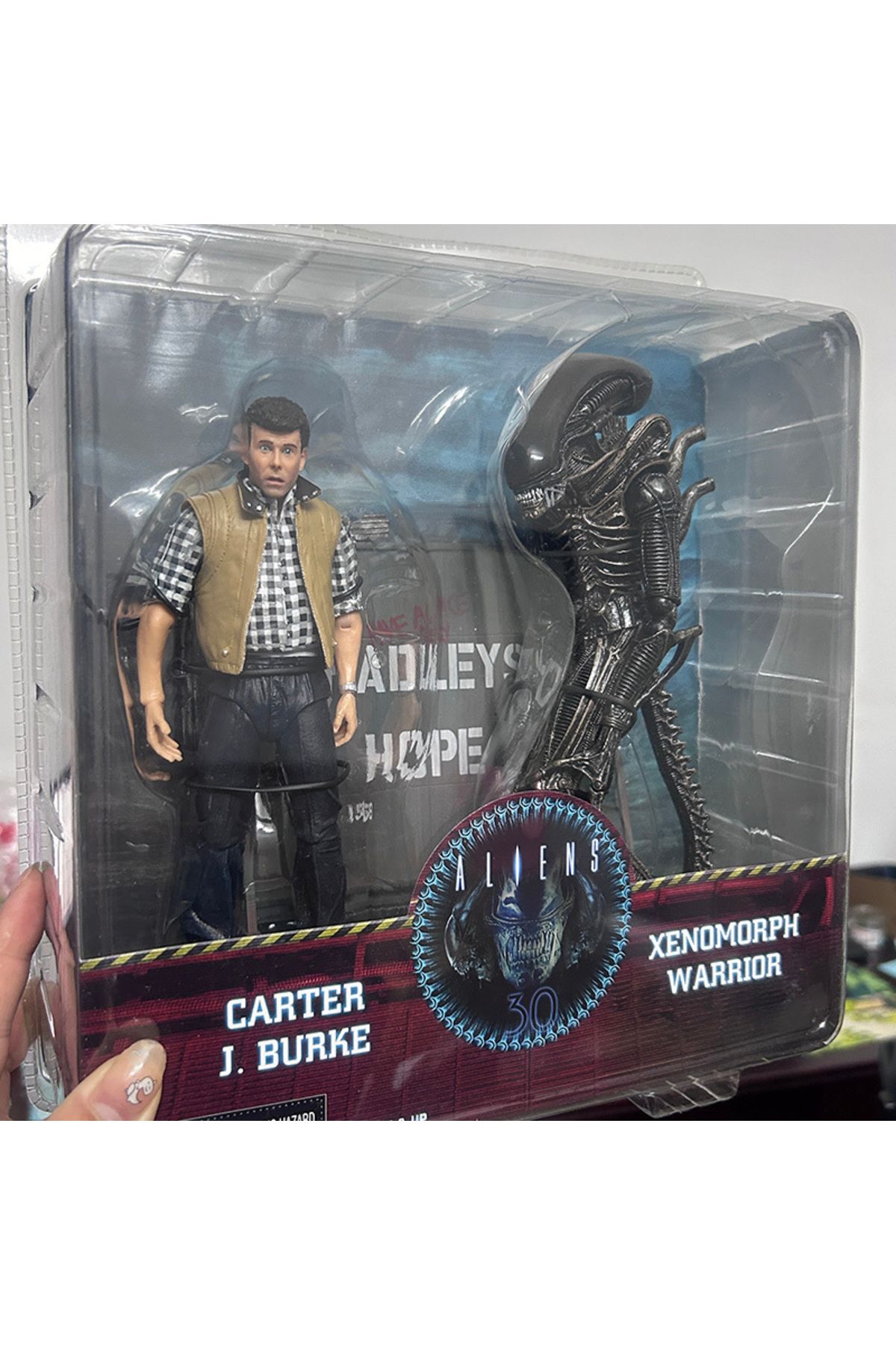 Choice-NECA Alien Vs Predator Action Figure Aliens vs Predator Grid Alien Xenomorph Translucent Model To... 4