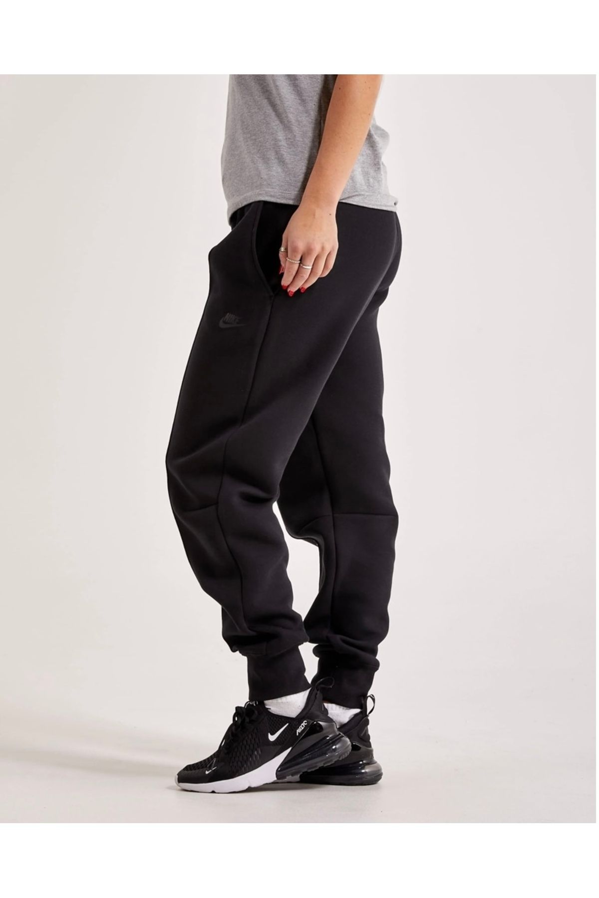 Nike-Sportswear Tech Fleece Women's Black Sweatpants 3