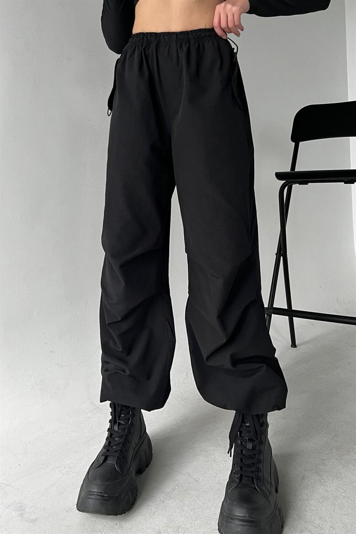 Pantalon en tissu parachute taille haute noir - Görsel 4