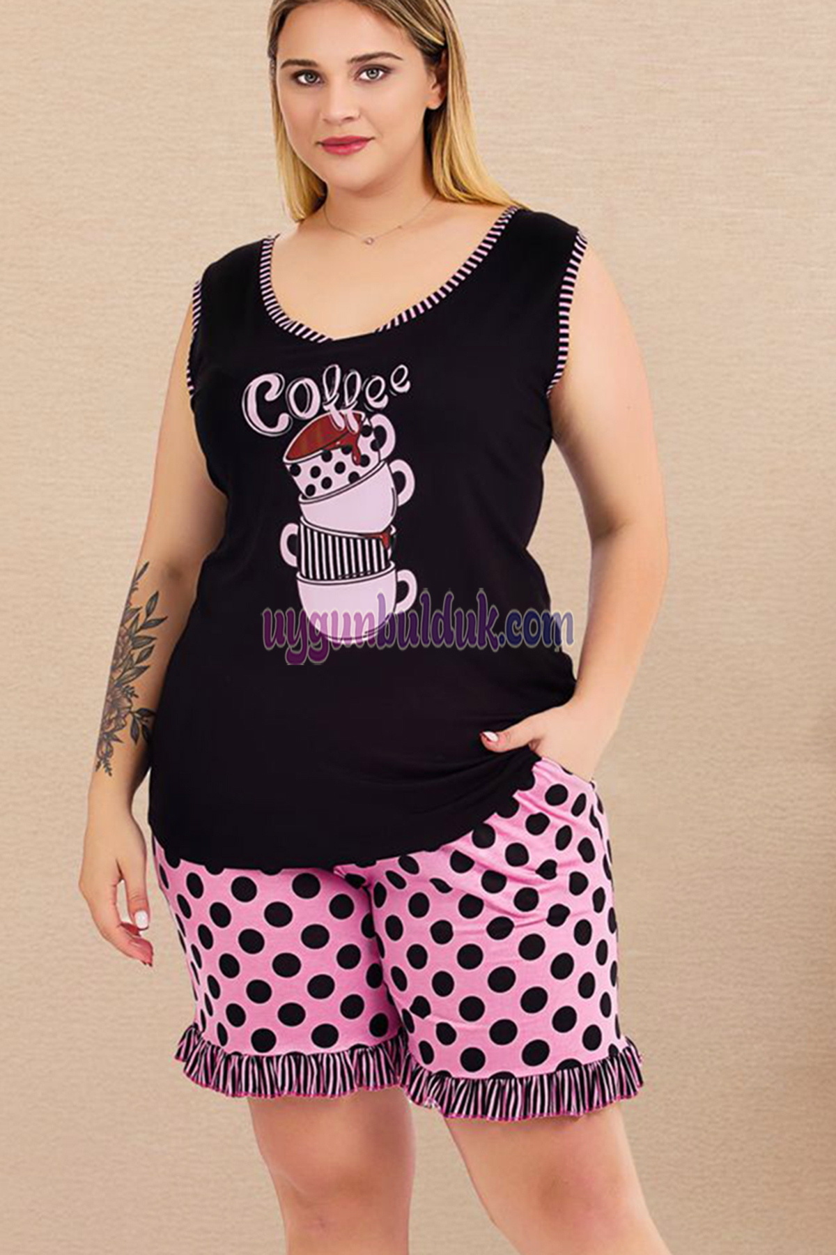 Pembe - Siyah Renkli ve Puantiyeli, Askılı Kol ve Şortlu Büyük Beden Anne Pijama Takımı 10431 Pembe - Siyah Renkli ve Puantiyeli, Askılı Kol ve Şortlu Büyük Beden Anne Pijama Takımı 10431, 3XL-10431, Büyük Beden Şortlu Pijama Takımı, 3XL-10431